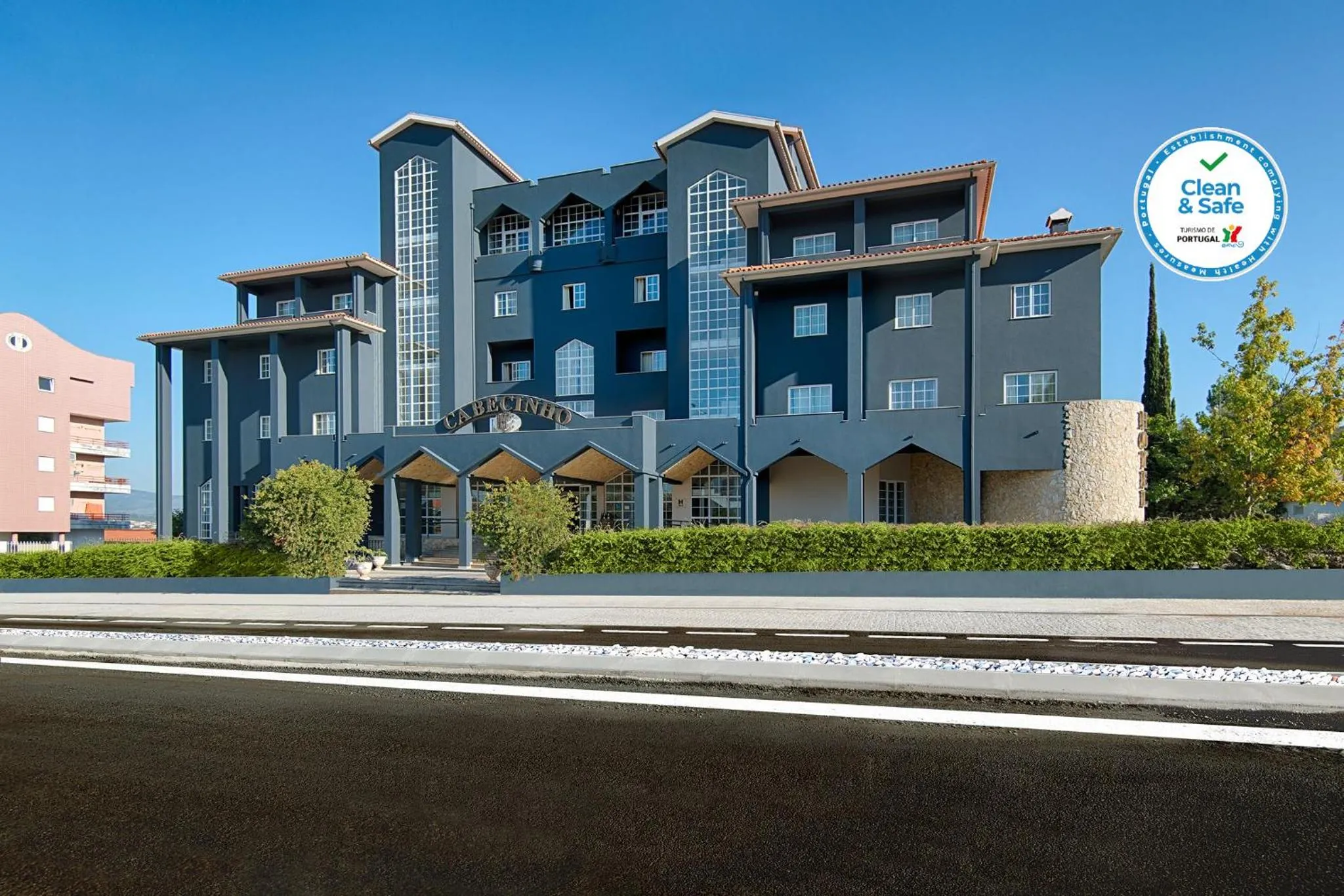 Property building in Hotel Cabecinho