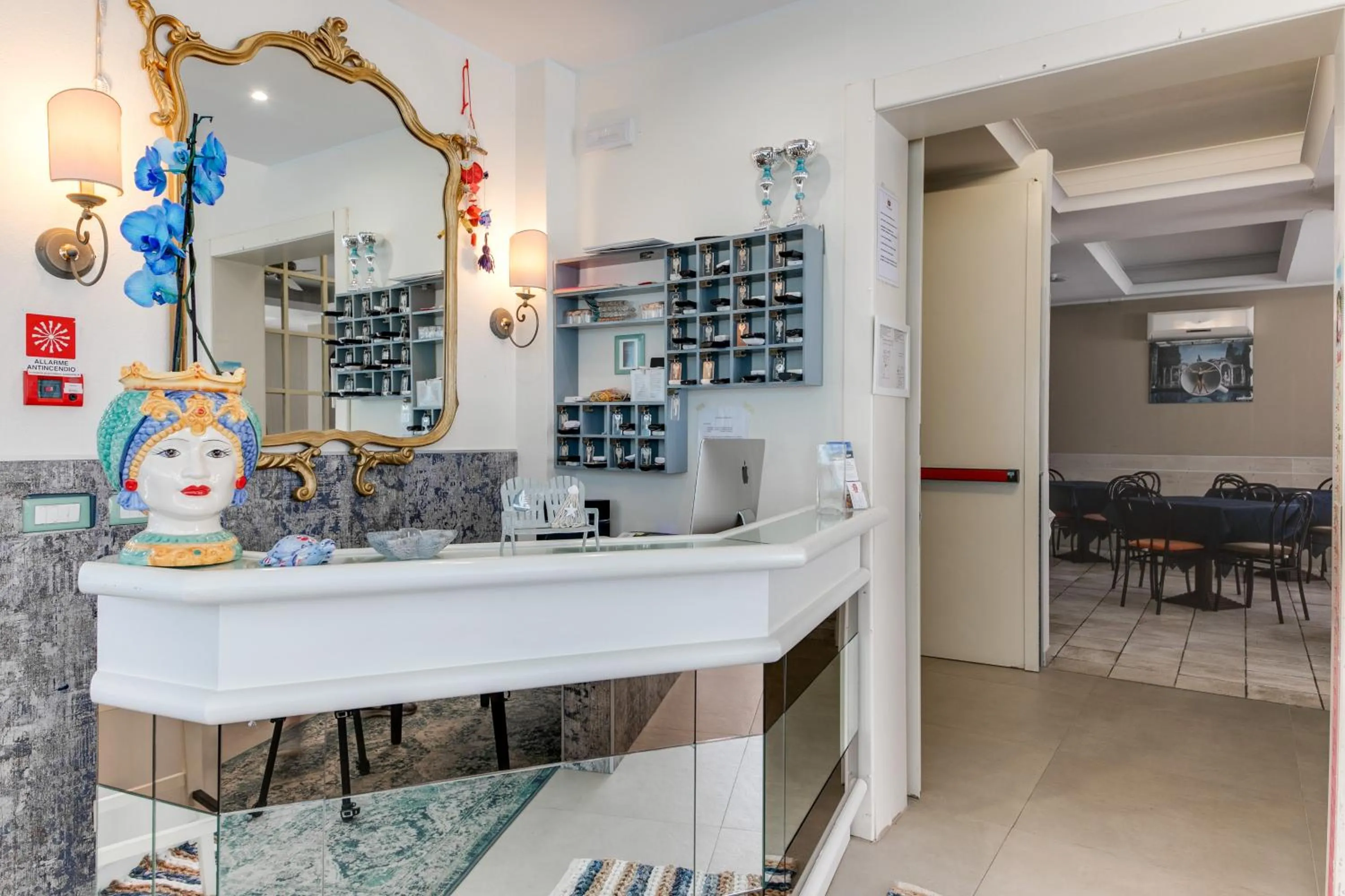 Lobby or reception in B&B Villa Madana