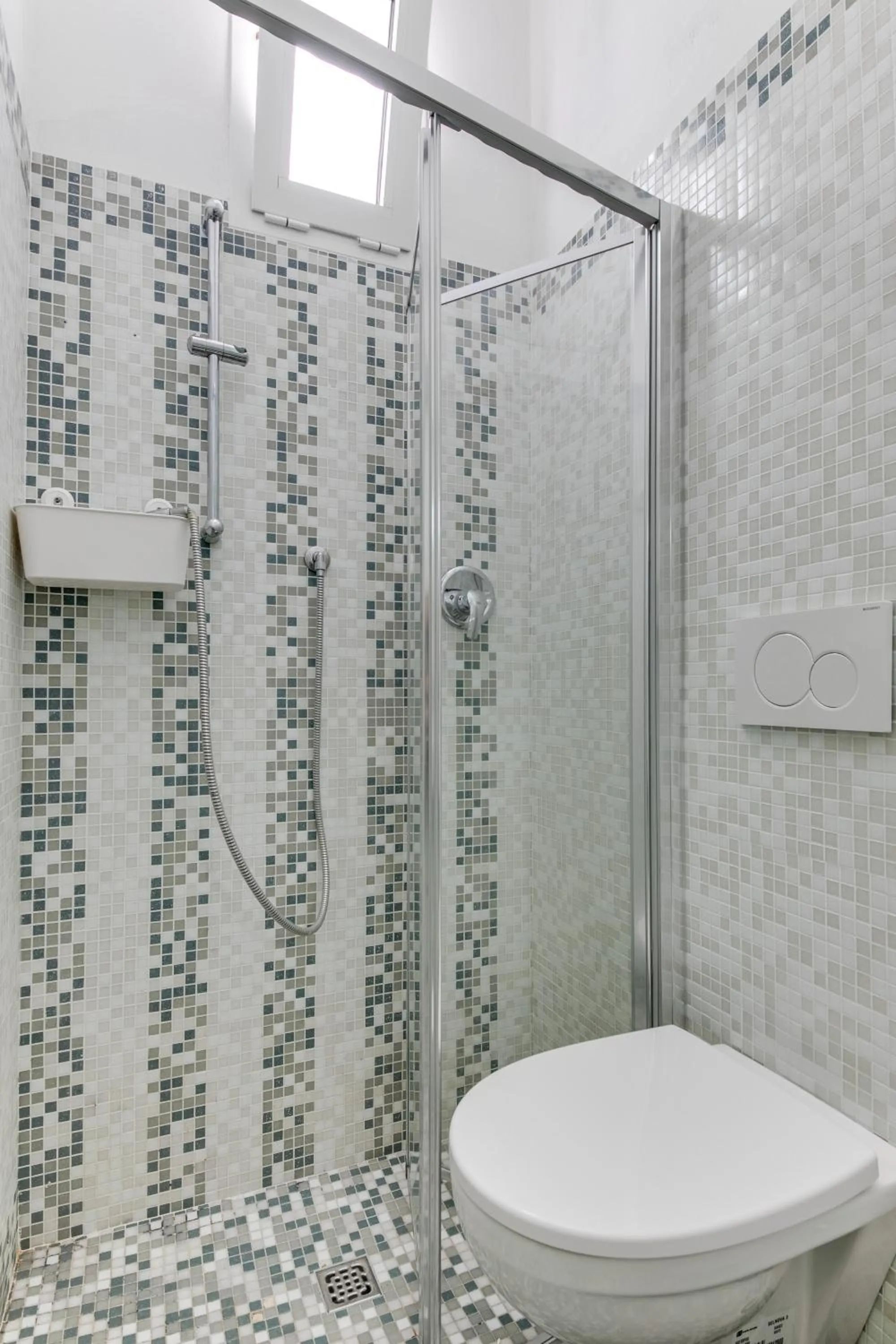 Shower in B&B Villa Madana