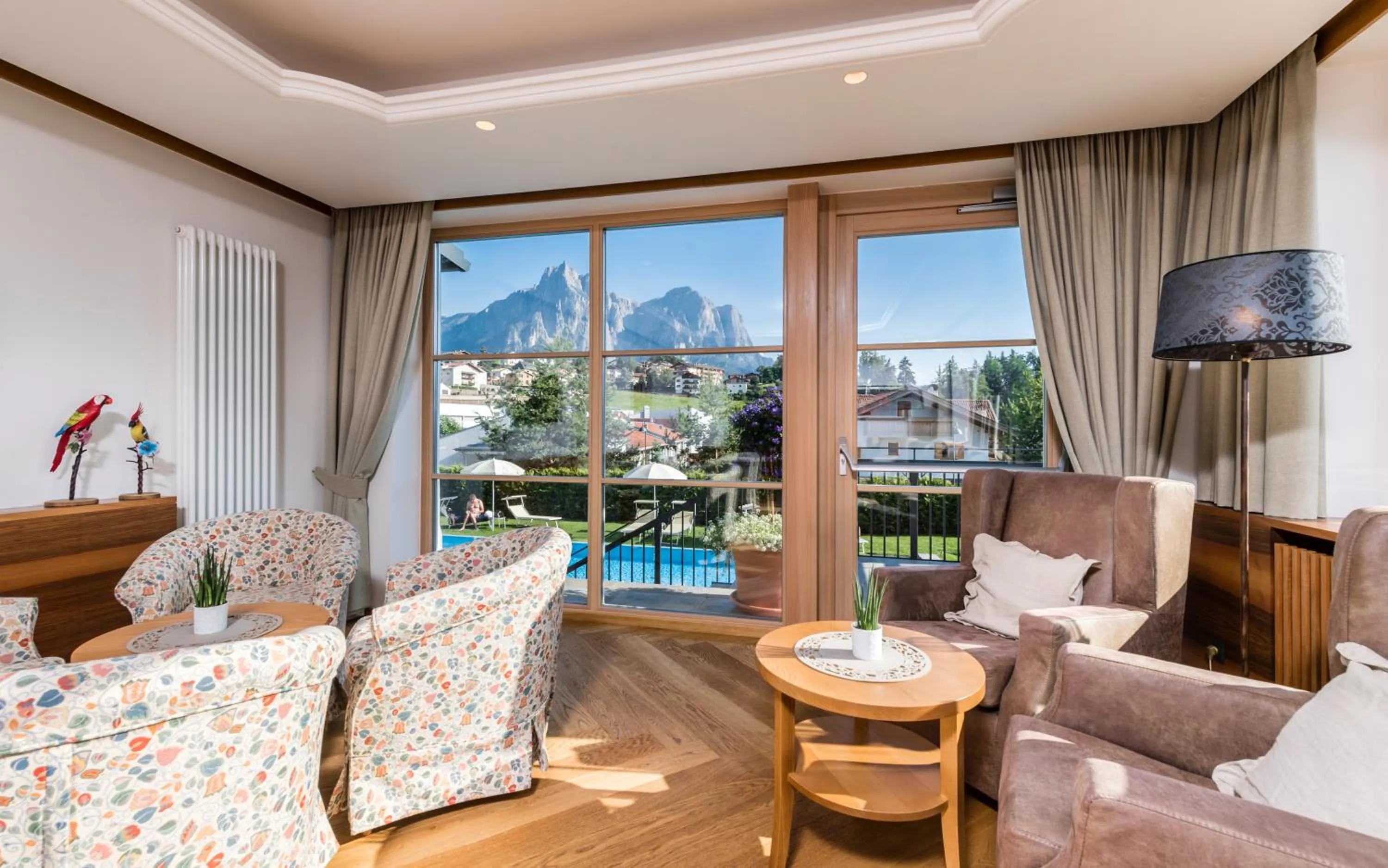 Library in Hotel Villa Kastelruth