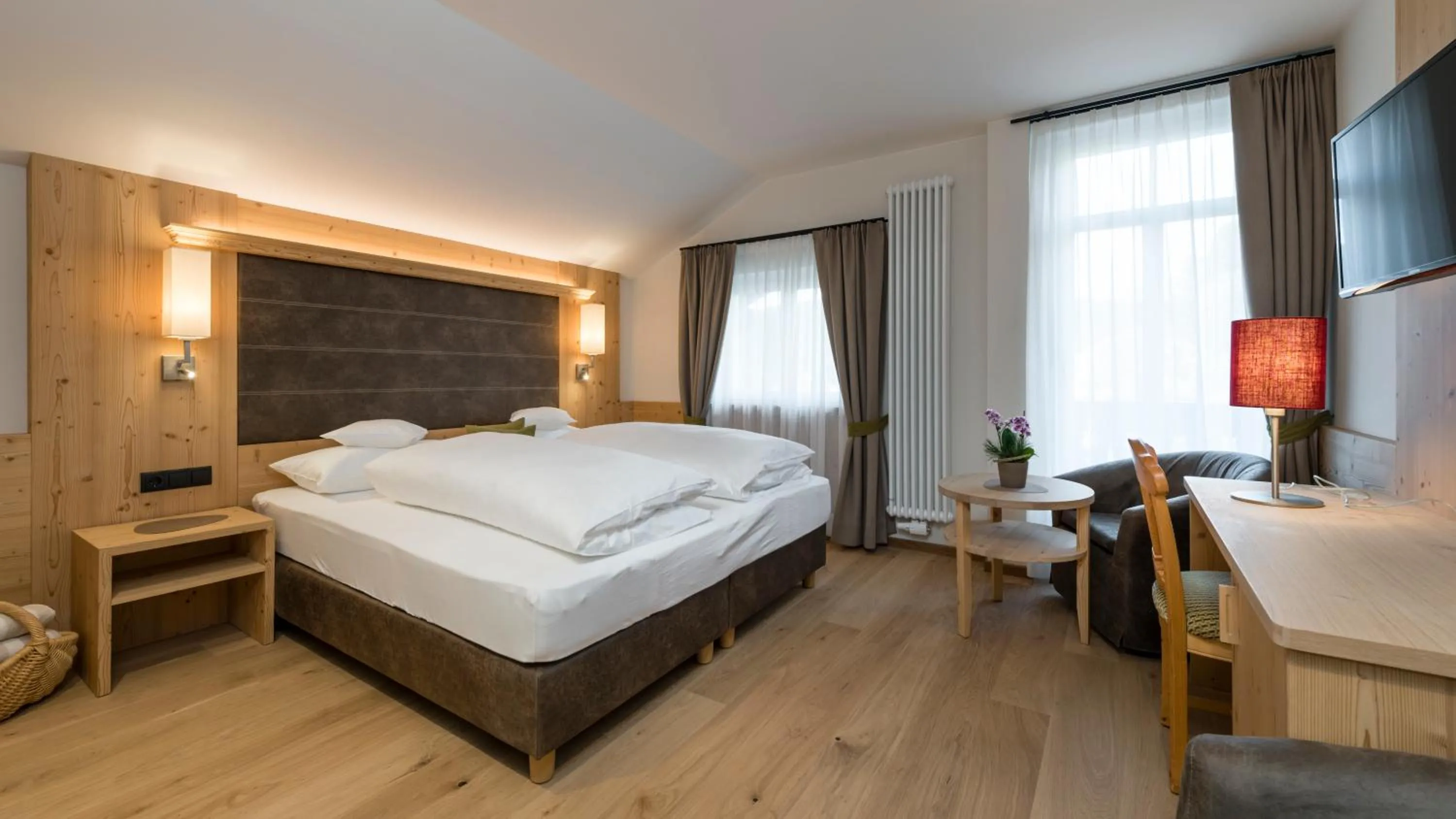 Decorative detail, Bed in Hotel Villa Kastelruth