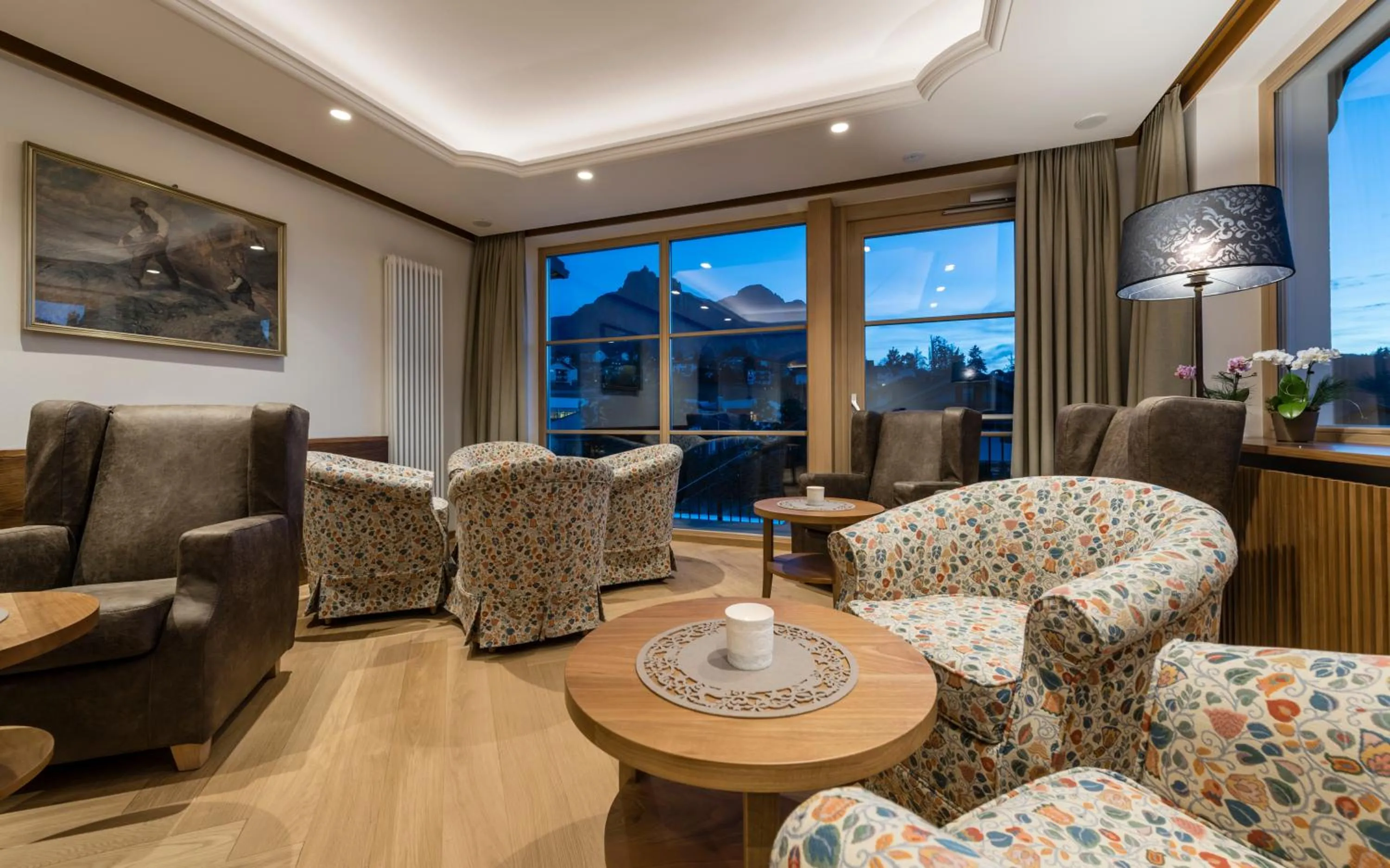 Library in Hotel Villa Kastelruth