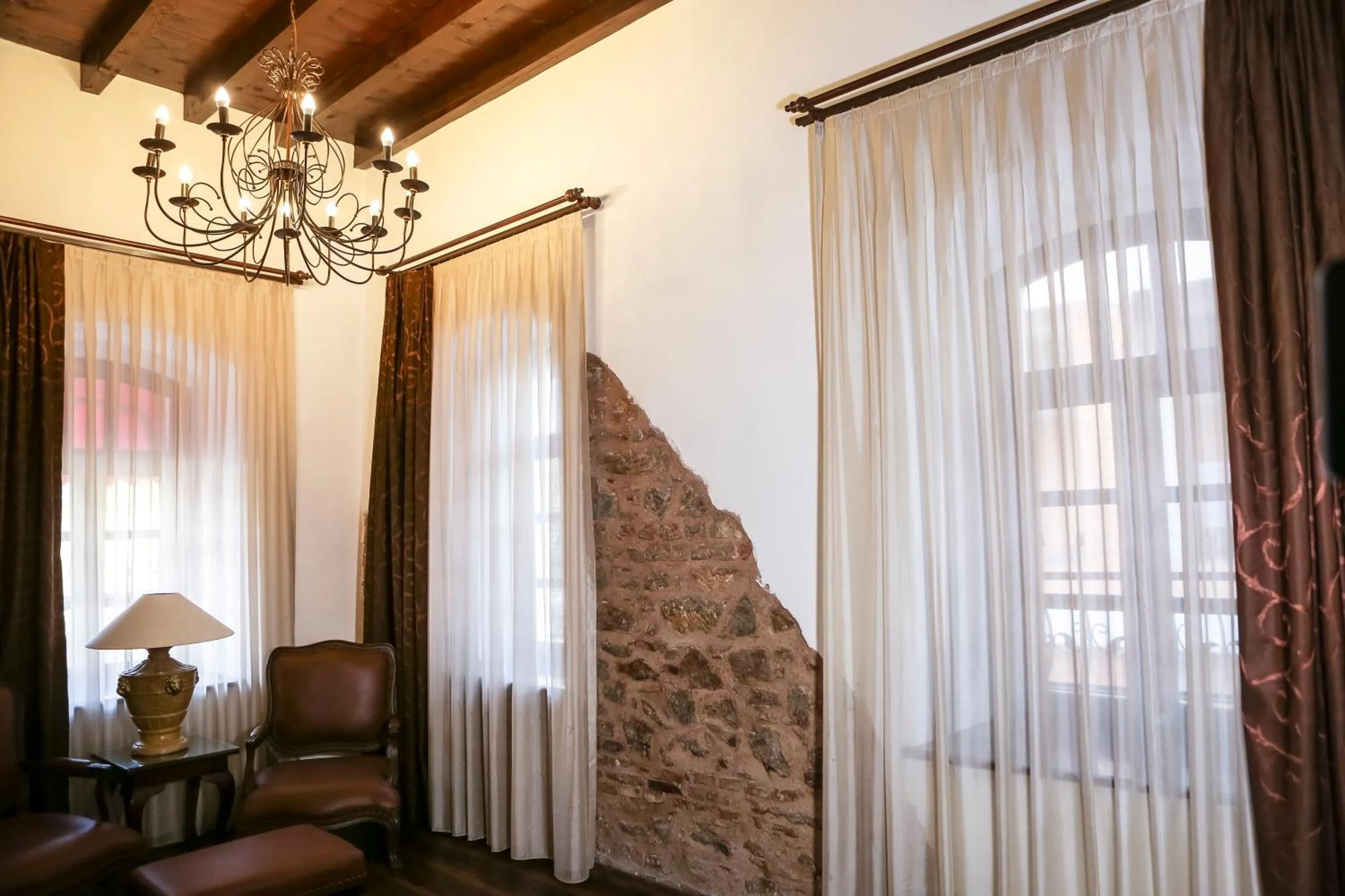 Seating area in Panderma Port Hotel