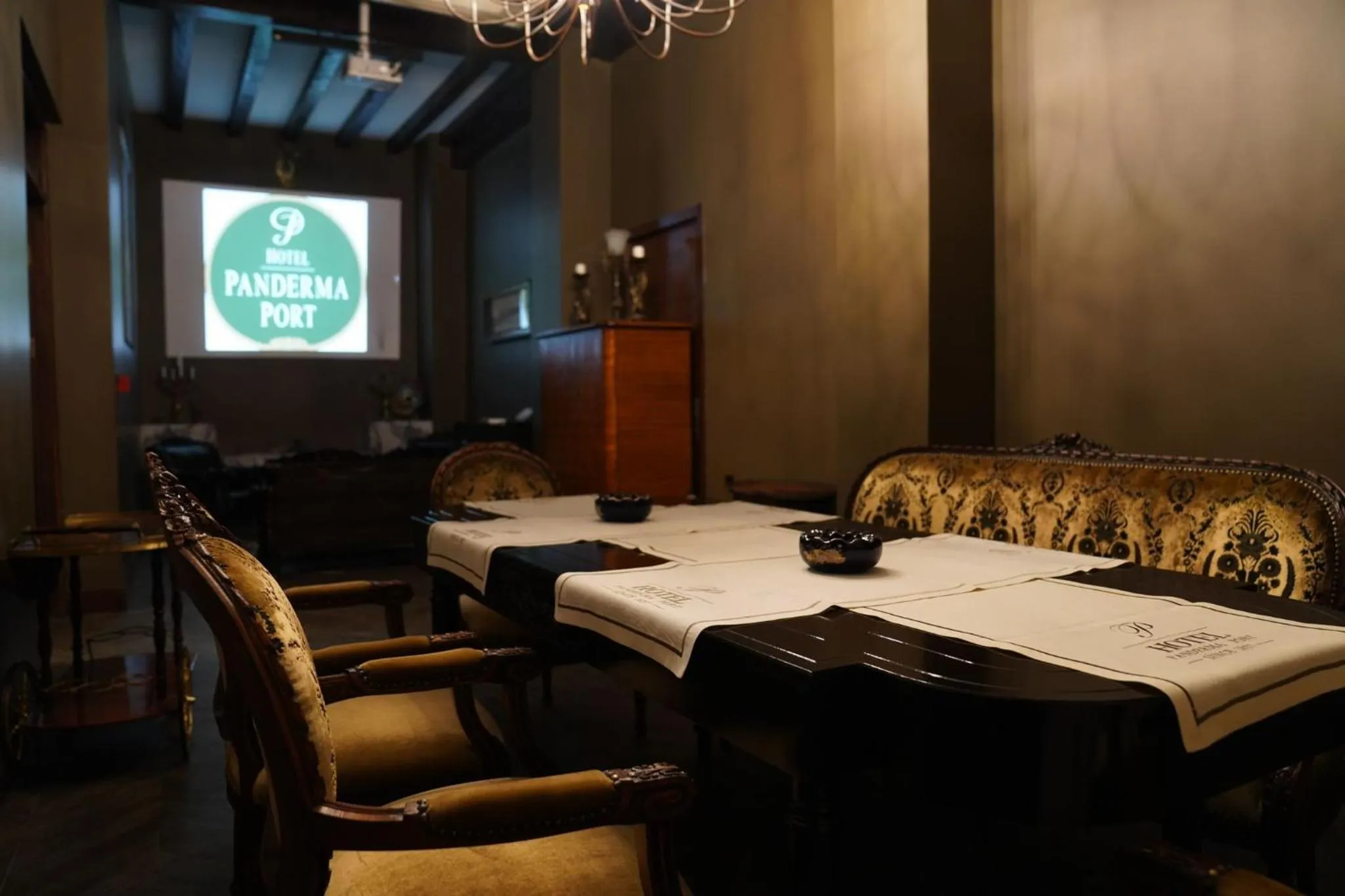 Meeting/conference room in Panderma Port Hotel