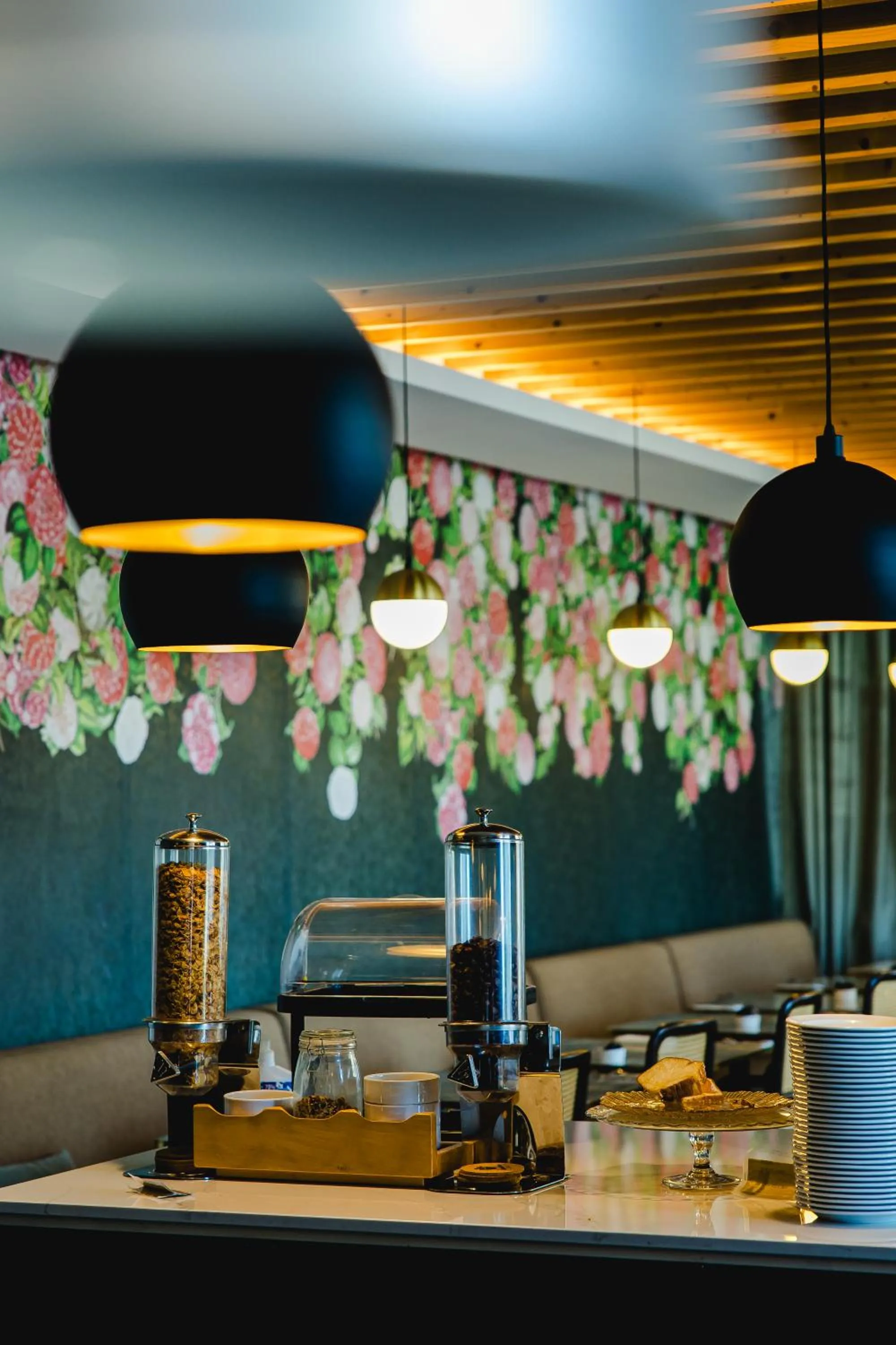 Breakfast in Canadiano Urban Nature Hotel