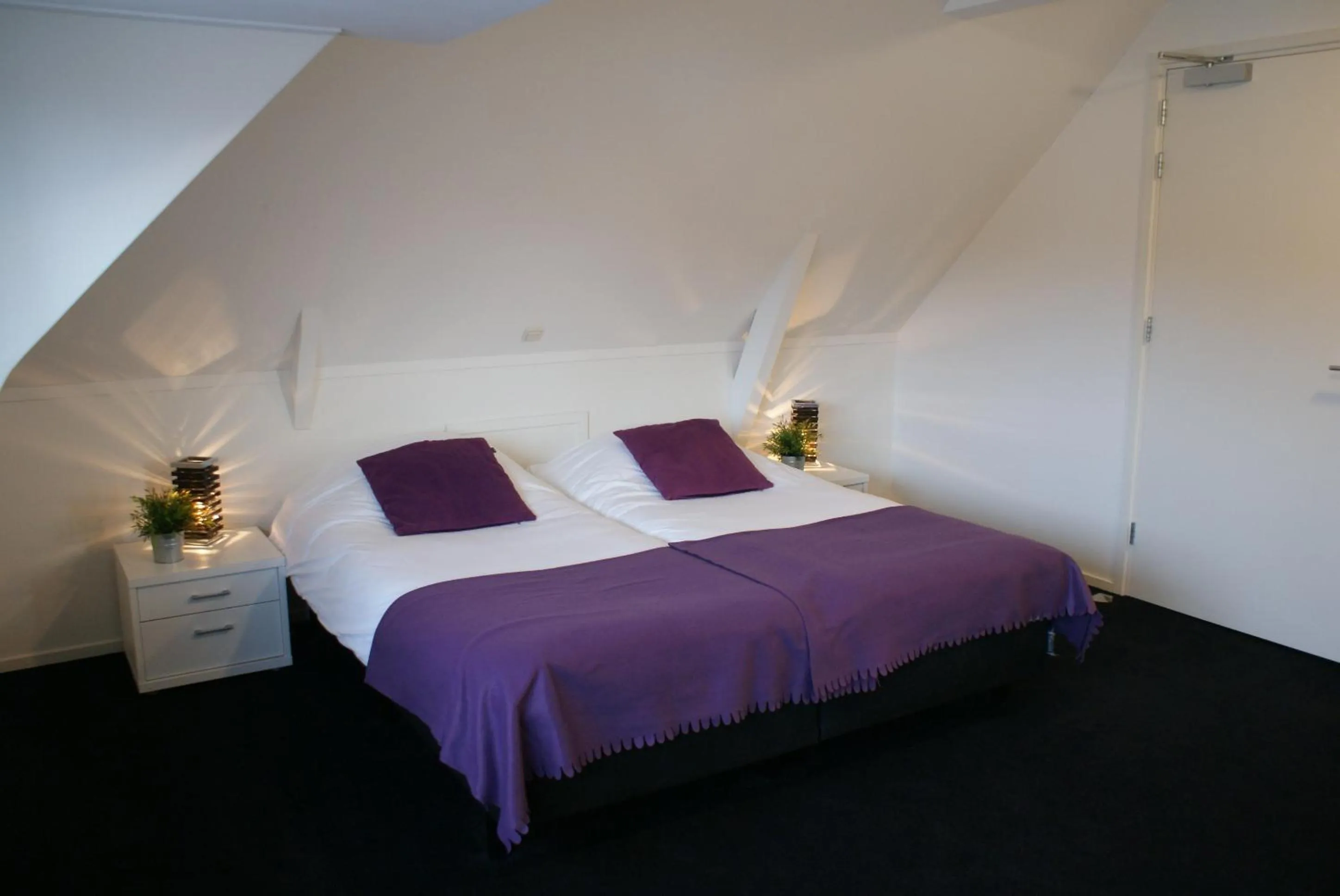 Photo of the whole room, Bed in De Herbergh van Flielant