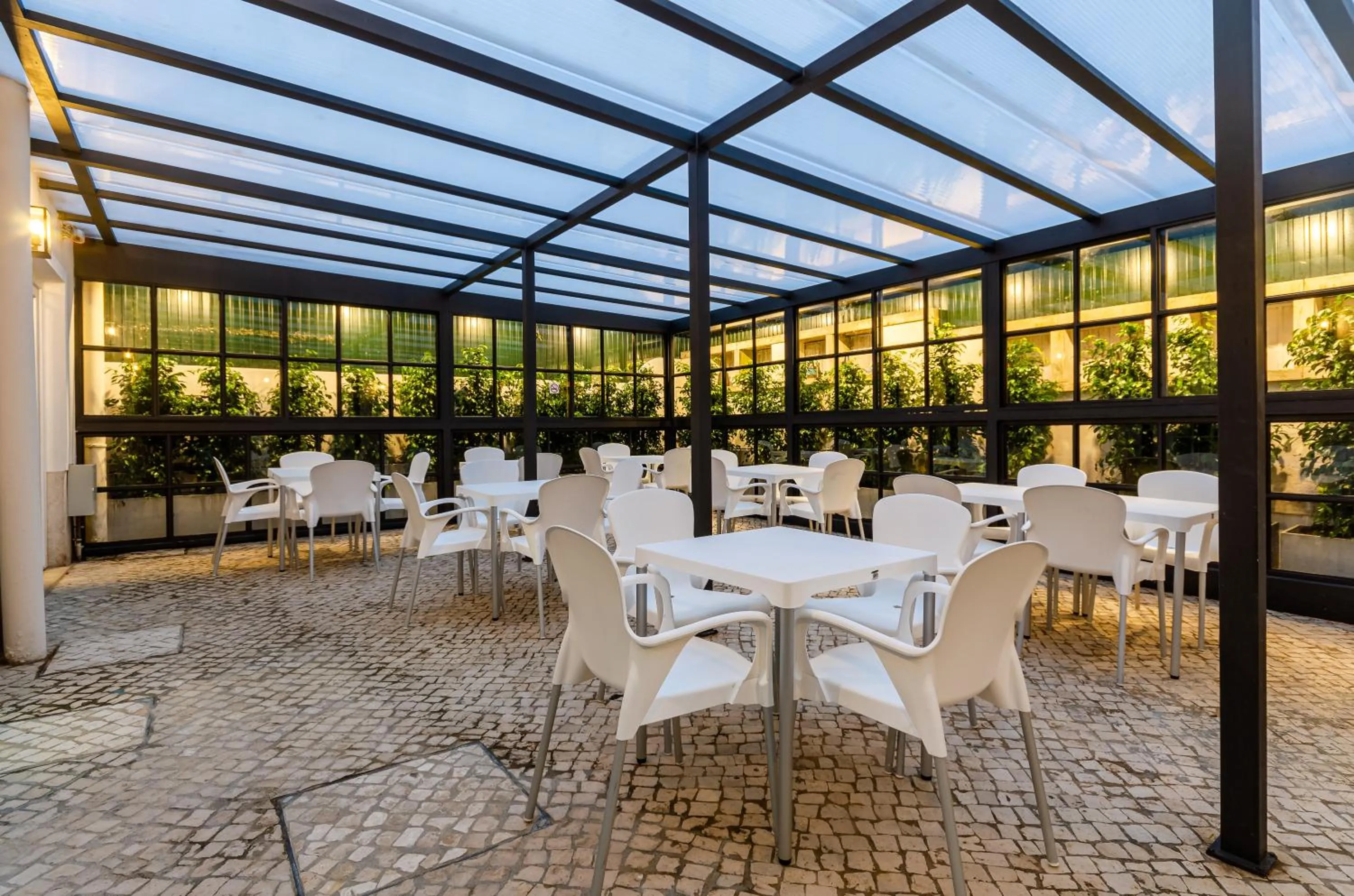 Property building in Hotel Avenida Park