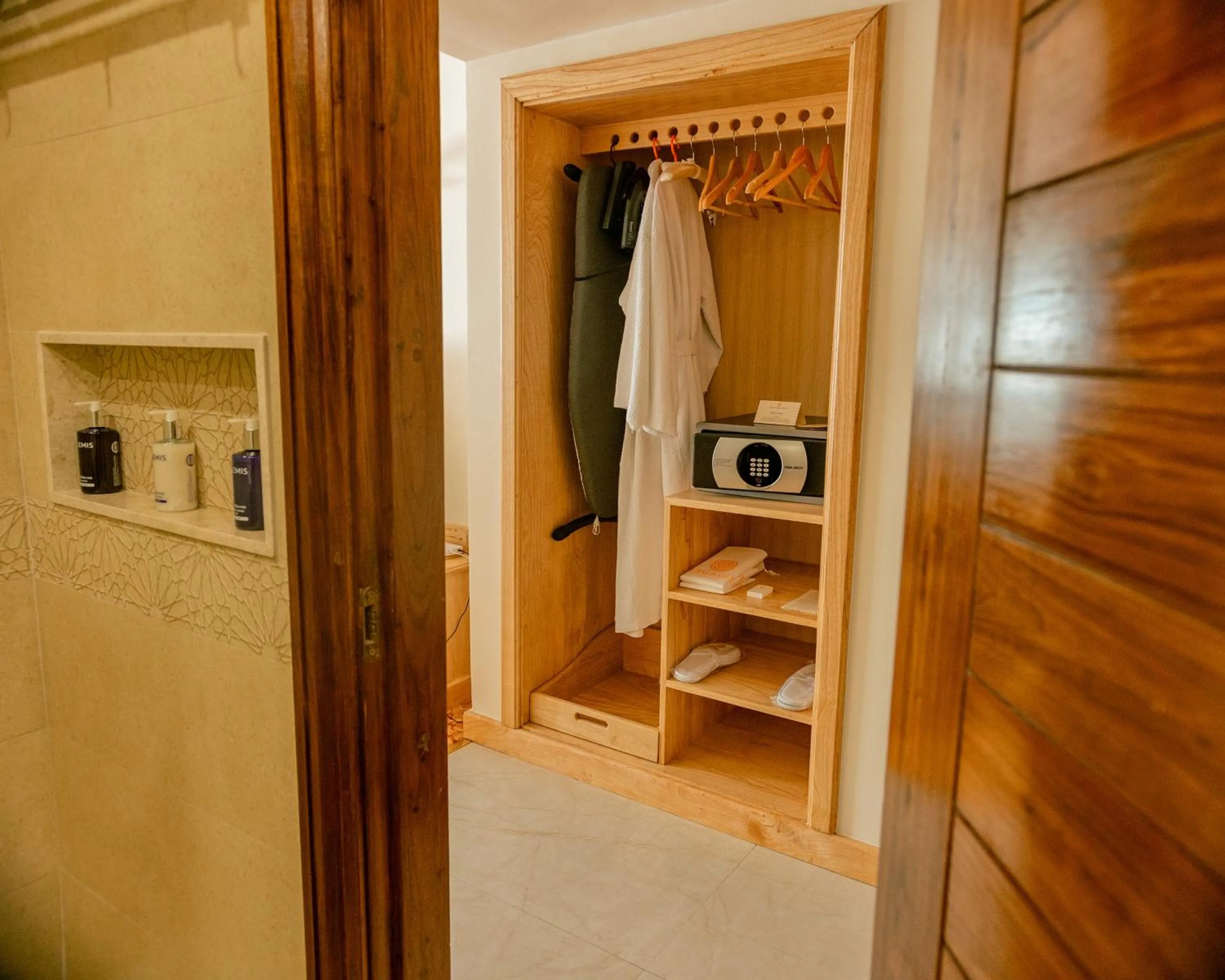 Bathroom in Dar es Salaam Serena Hotel