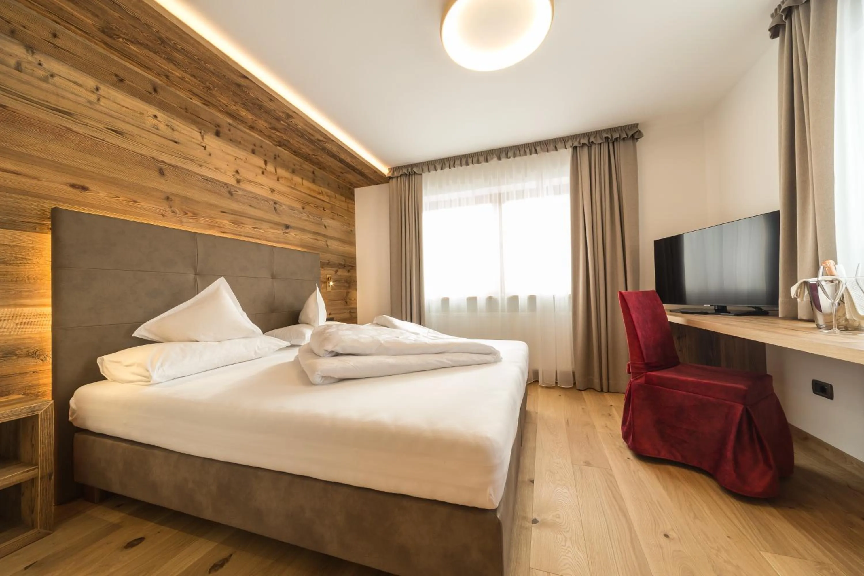 Bedroom, Bed in Hotel Fanes