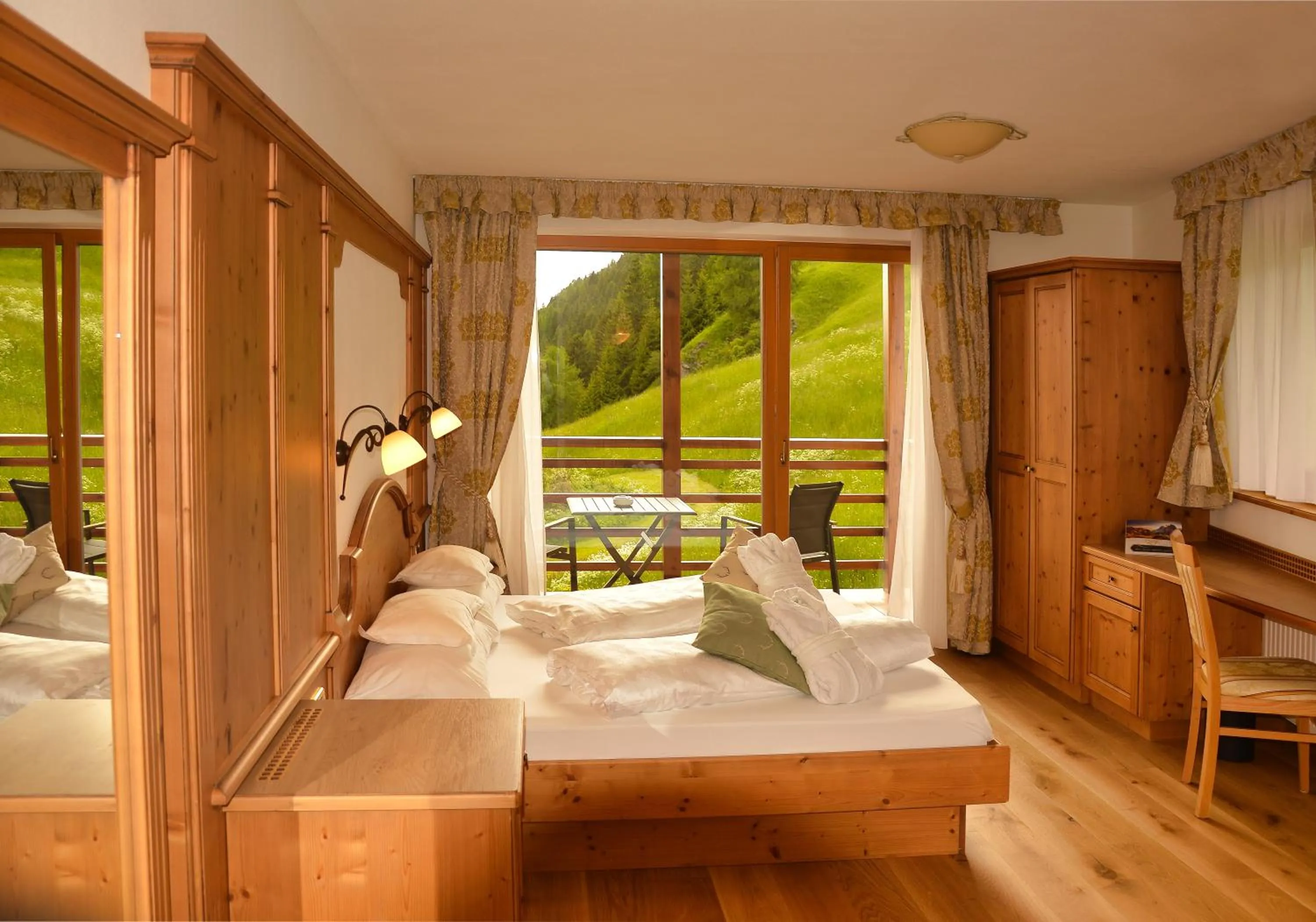 Bedroom, Bed in Hotel Fanes