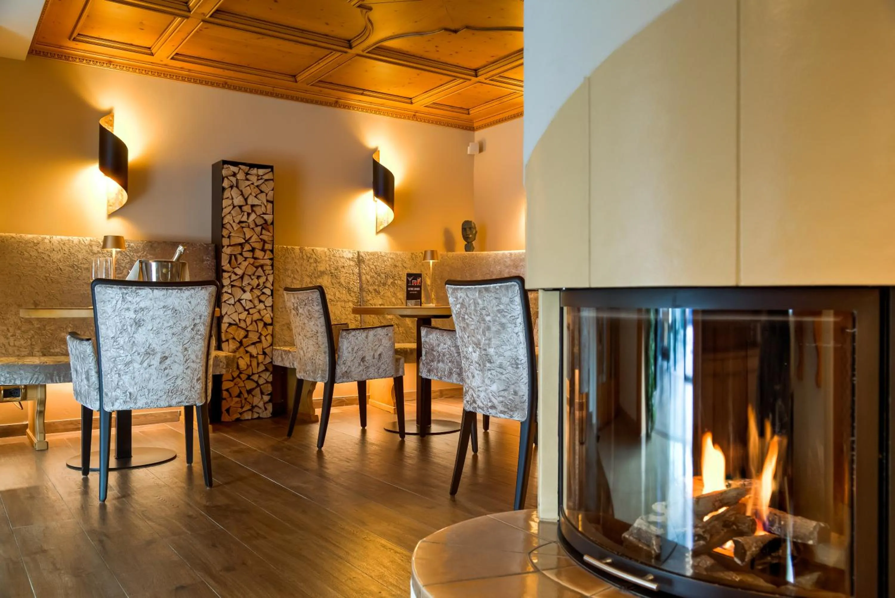 Restaurant/places to eat in Hotel Fanes