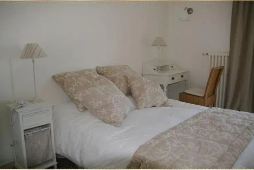 Photo of the whole room in Hotel Le Suroit