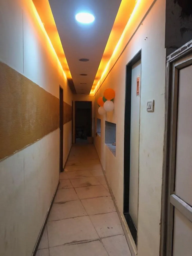 Bandra Dormitory Only for indian male