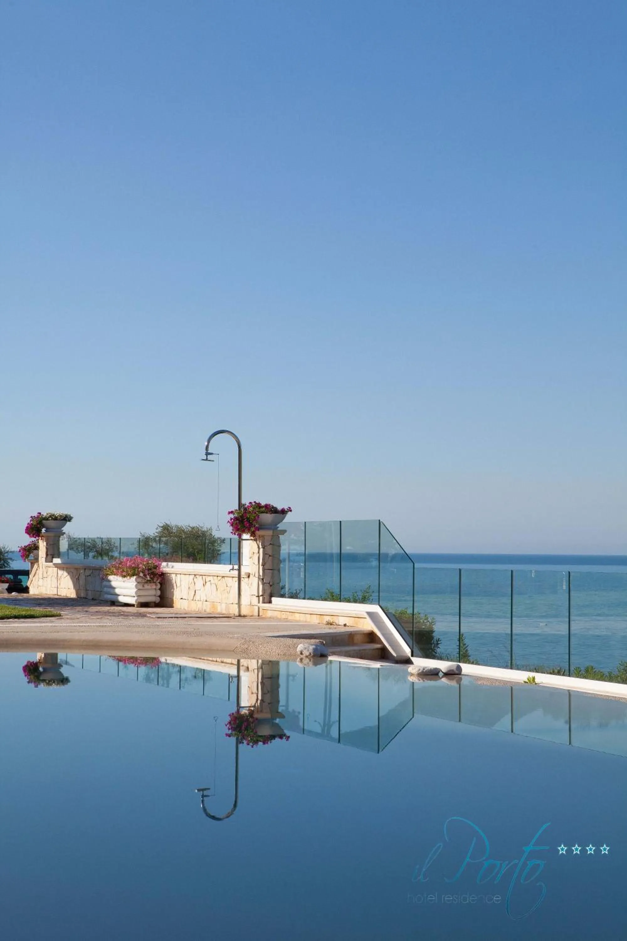 Swimming pool in Hotel Residence Il Porto
