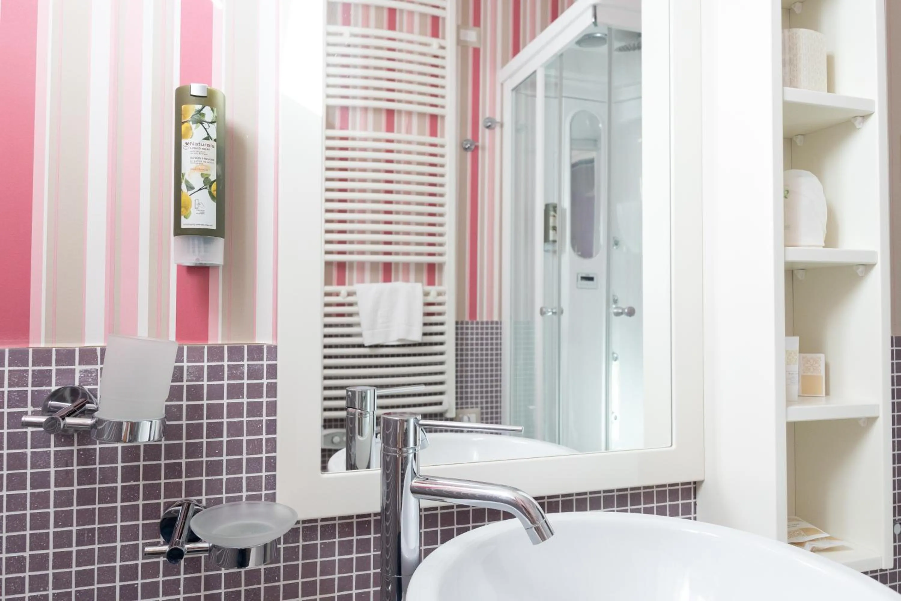 Bathroom in Hotel Residence Il Porto