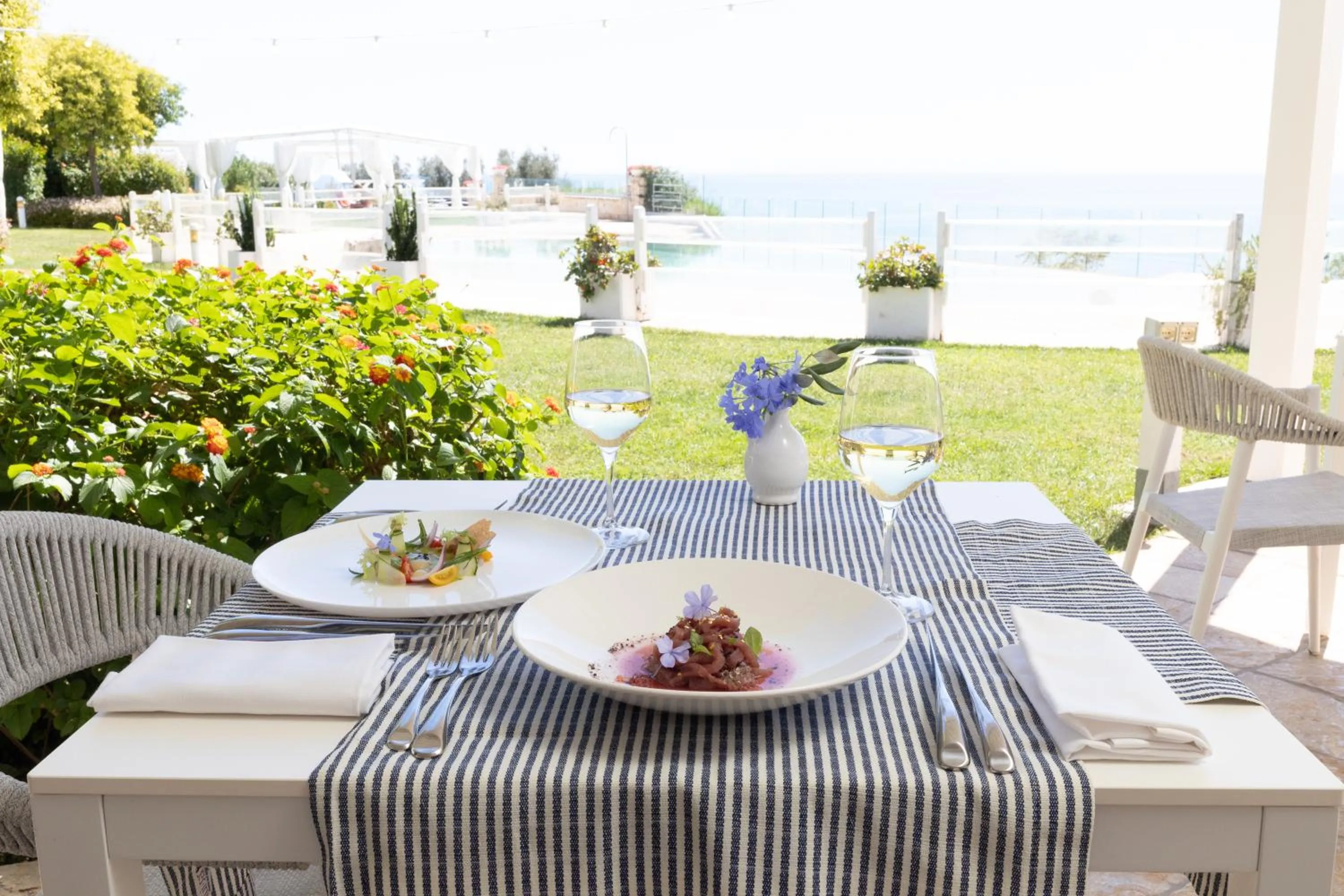 Property building in Hotel Residence Il Porto