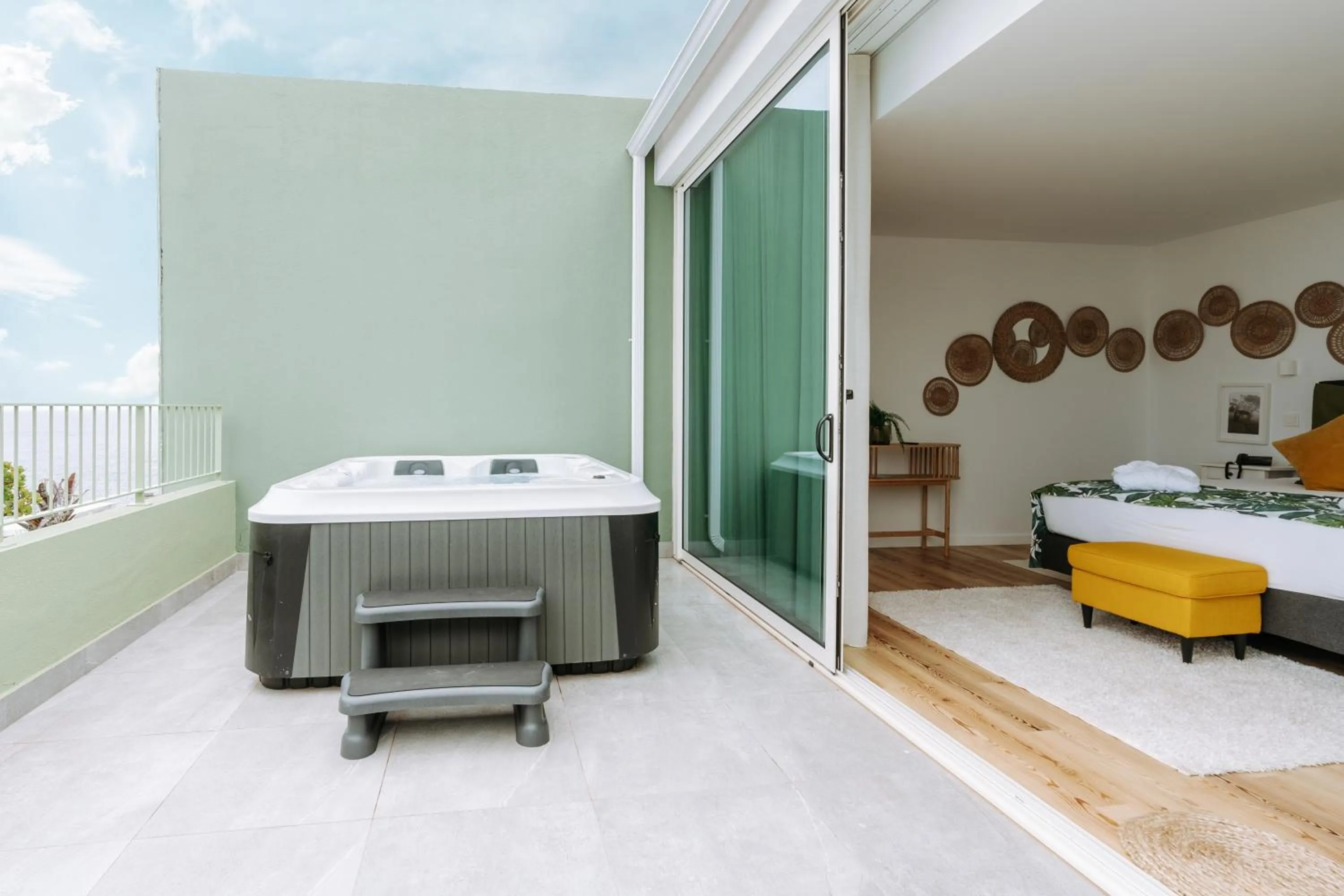 Photo of the whole room in Hotel Euro Moniz