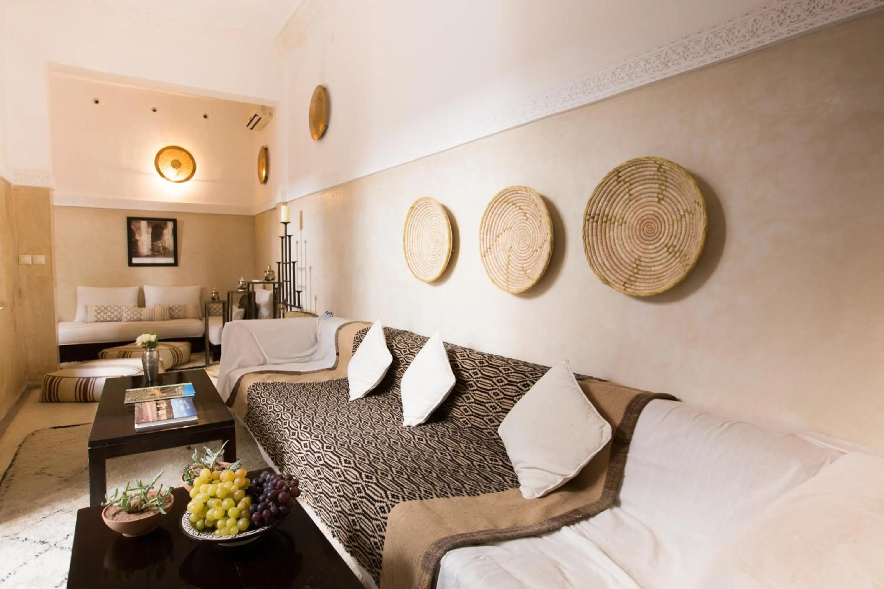 Lounge or bar, Bed in Riad Olema et Spa