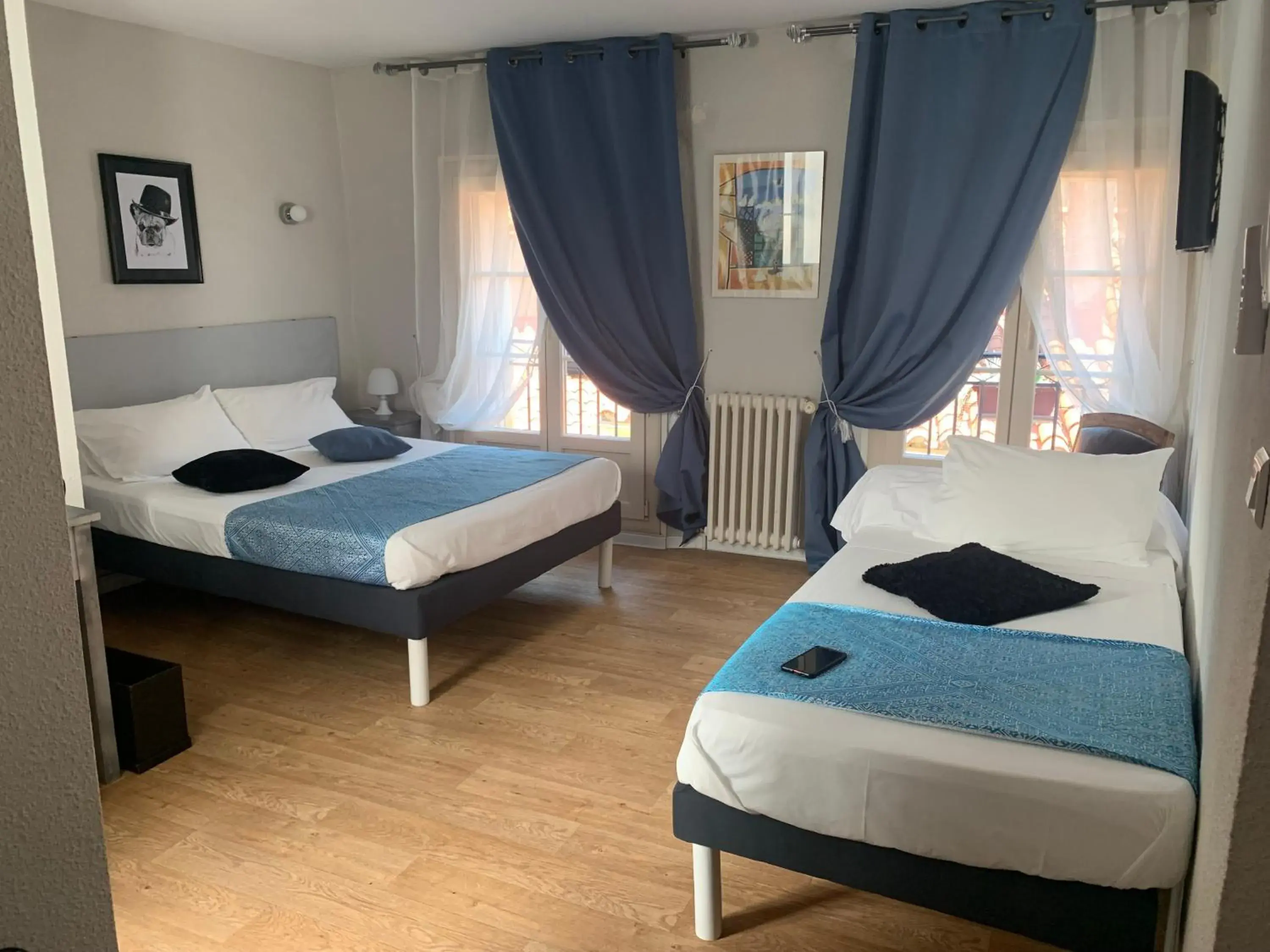 Family Double Room in Le Cérétan Hôtel Family Double Room in Le Cérétan Hôtel