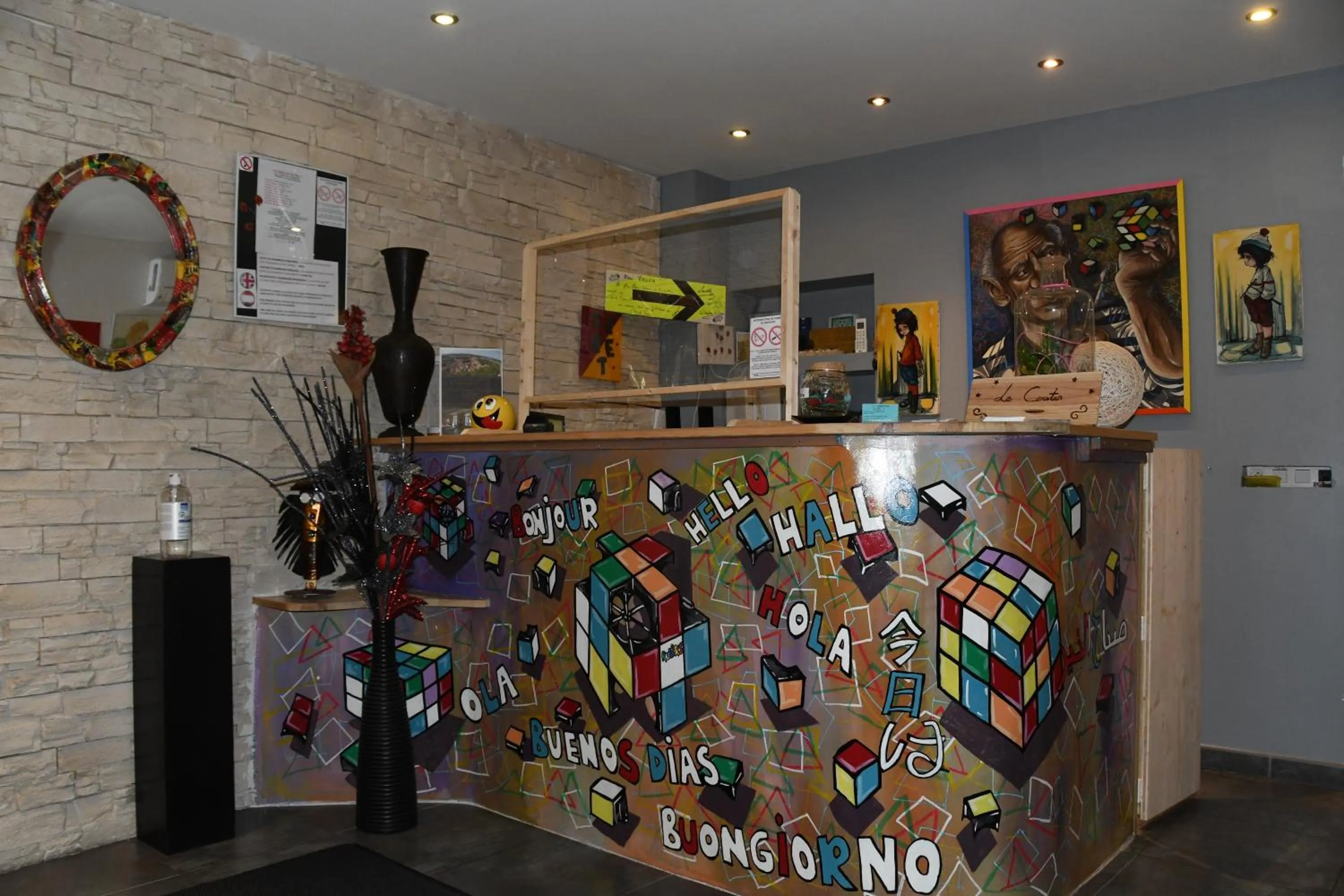 Lobby or reception in Le Cérétan Hôtel