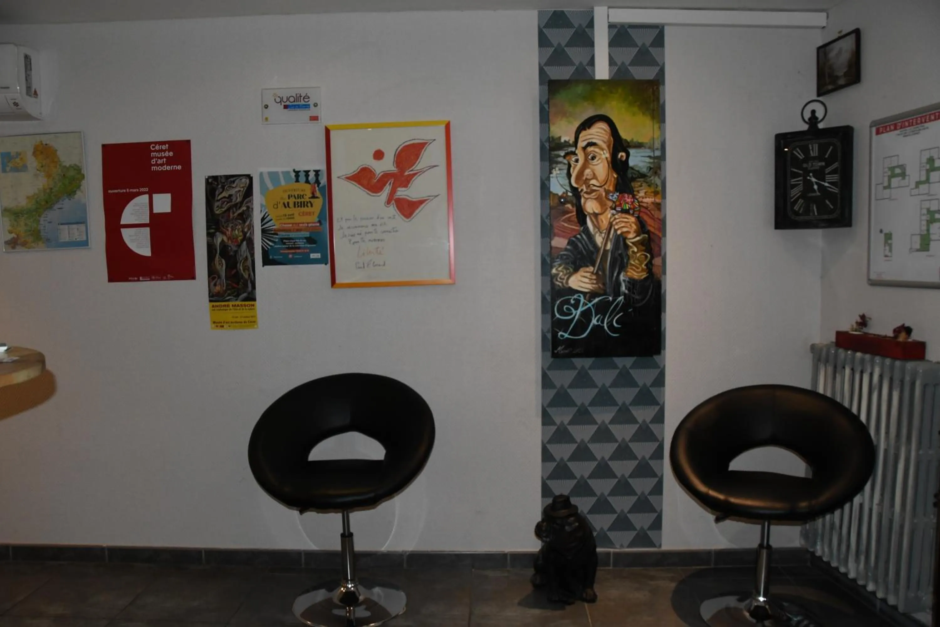 Property building in Le Cérétan Hôtel