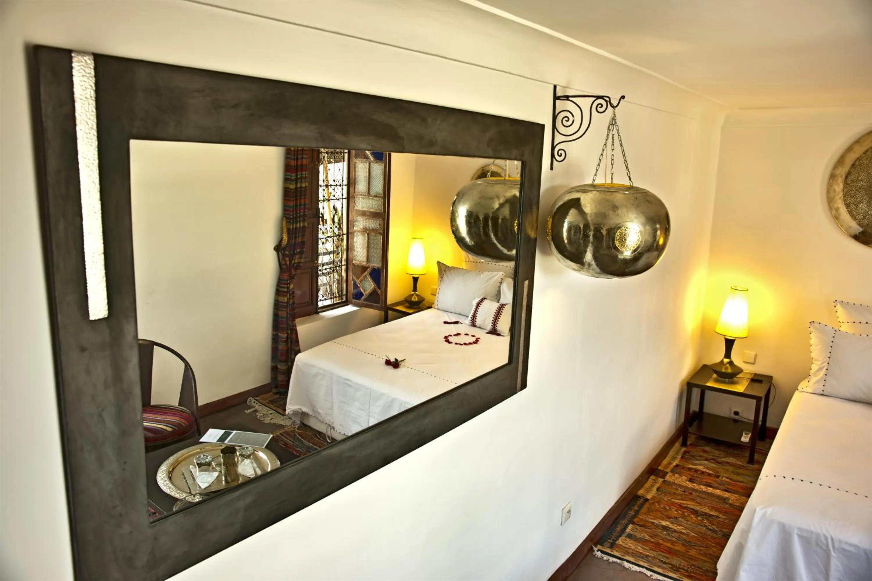 Photo of the whole room, Bed in Riad Al Loune