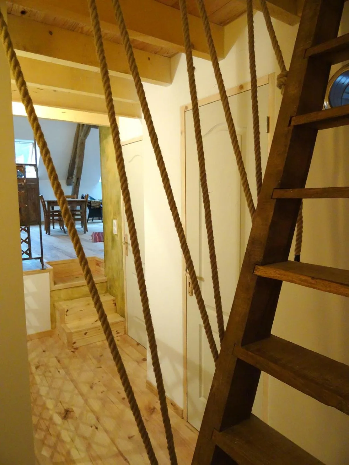 Decorative detail in L'escalier des rêves