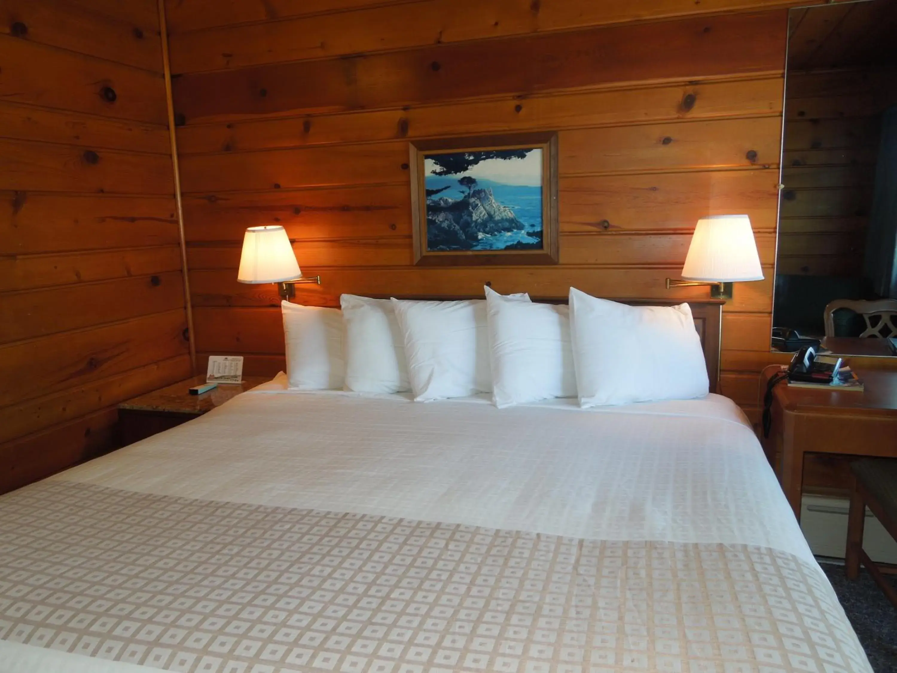 Bed in Arlington Inn Bed in Arlington Inn