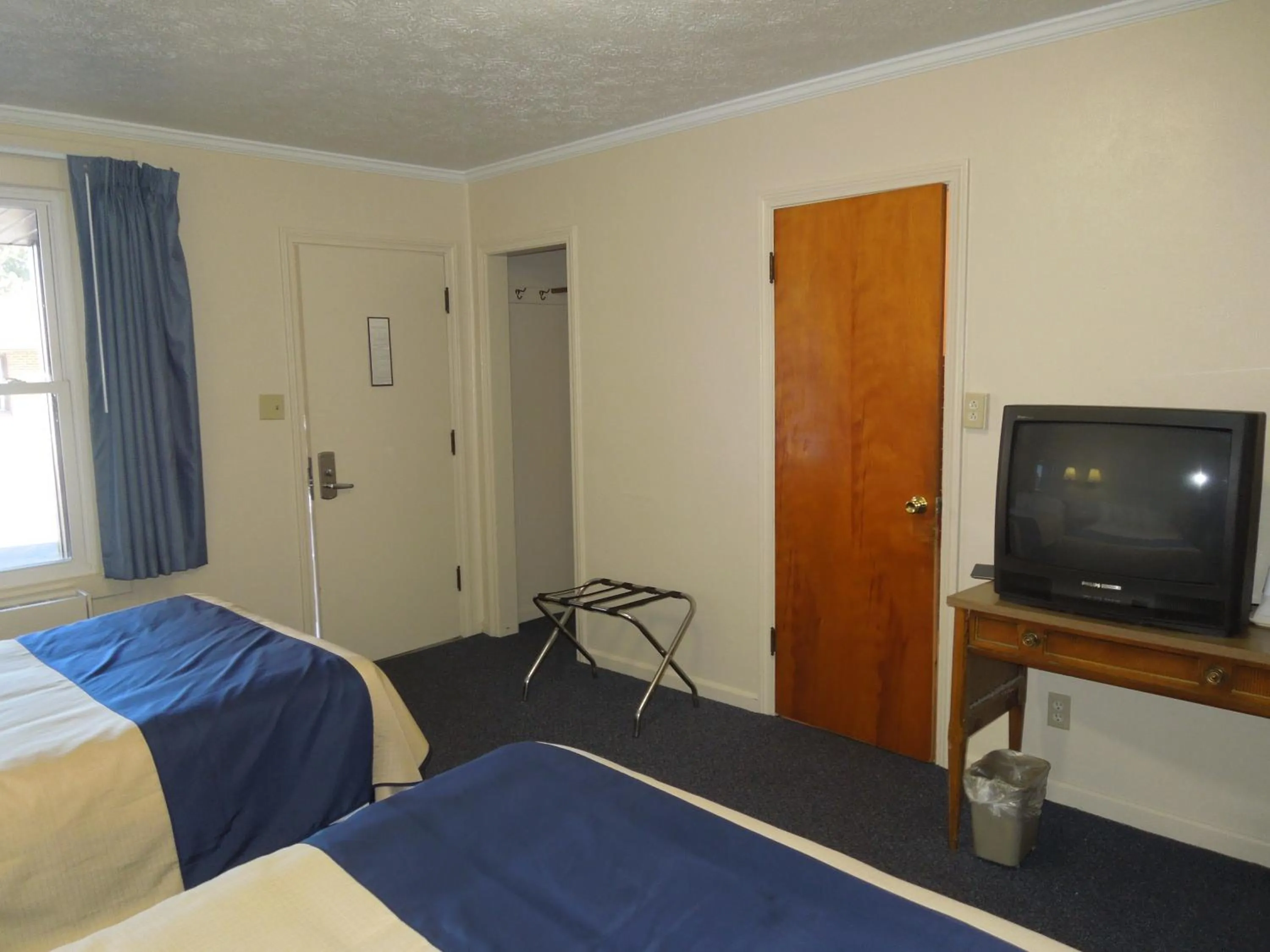 Day in Arlington Inn