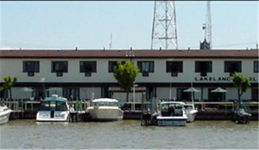 Facade/entrance in Arlington Inn