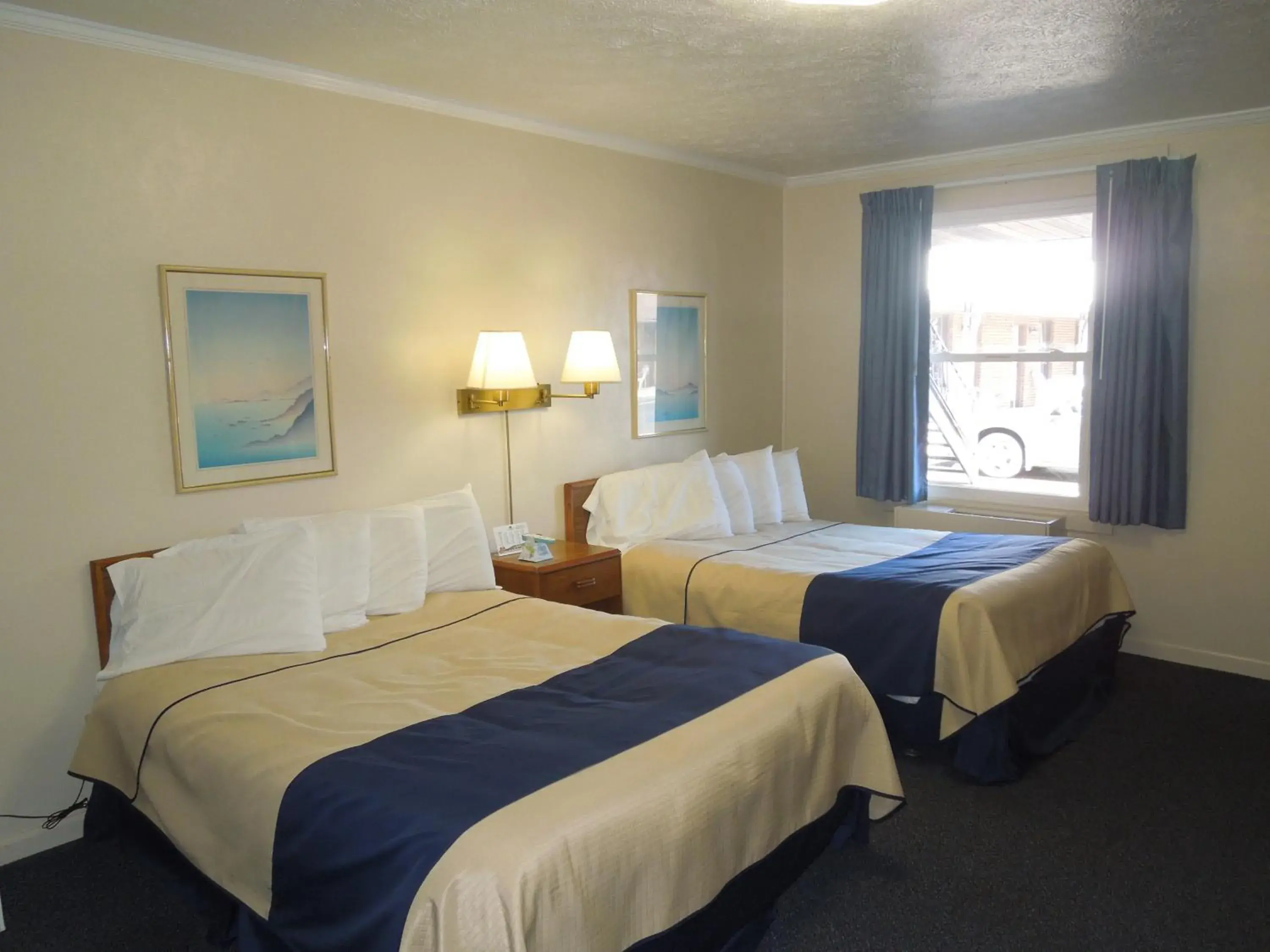 Day, Bed in Arlington Inn Day, Bed in Arlington Inn