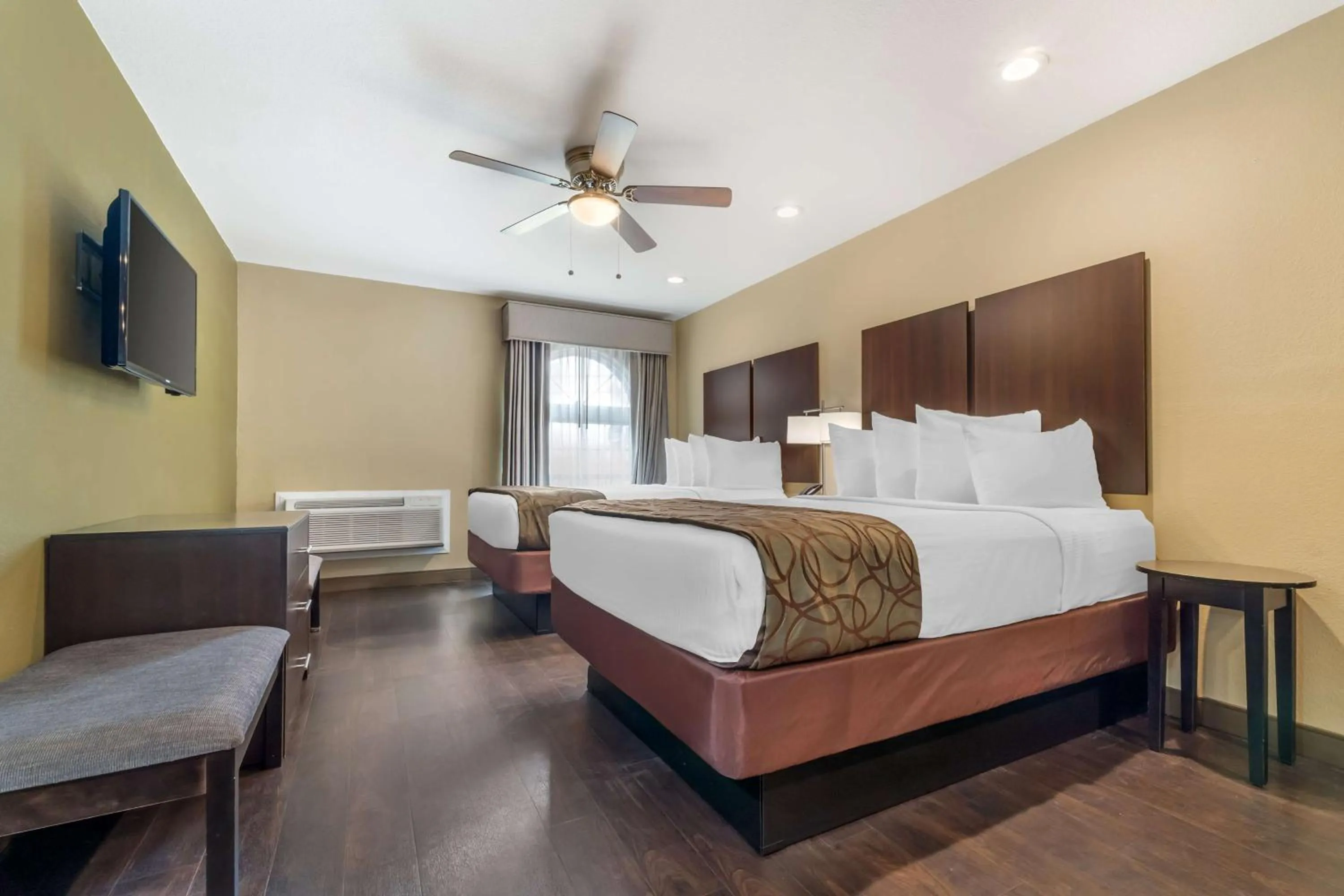 Photo of the whole room, Bed in Best Western Padre Island