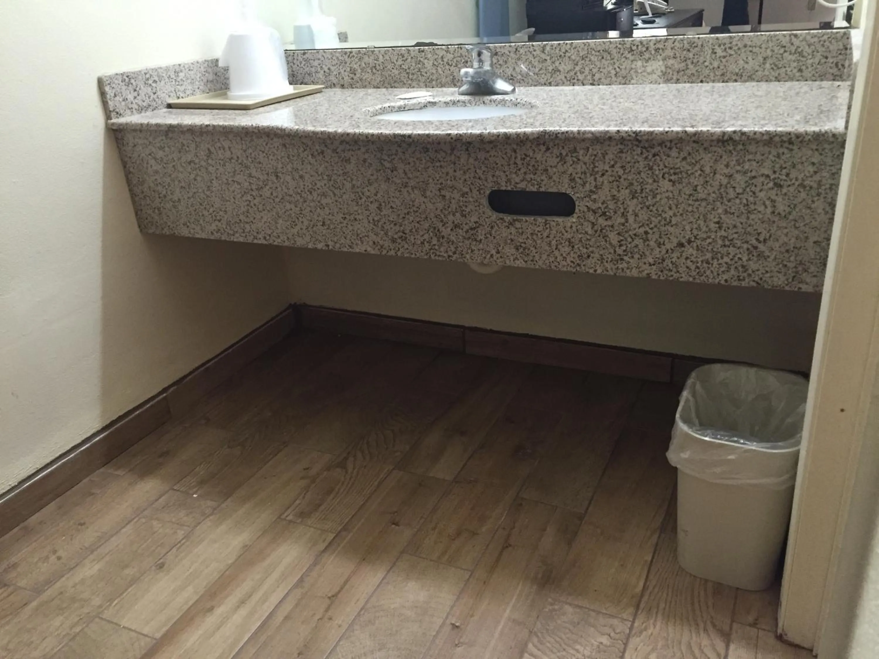 Area and facilities in Parkway Inn