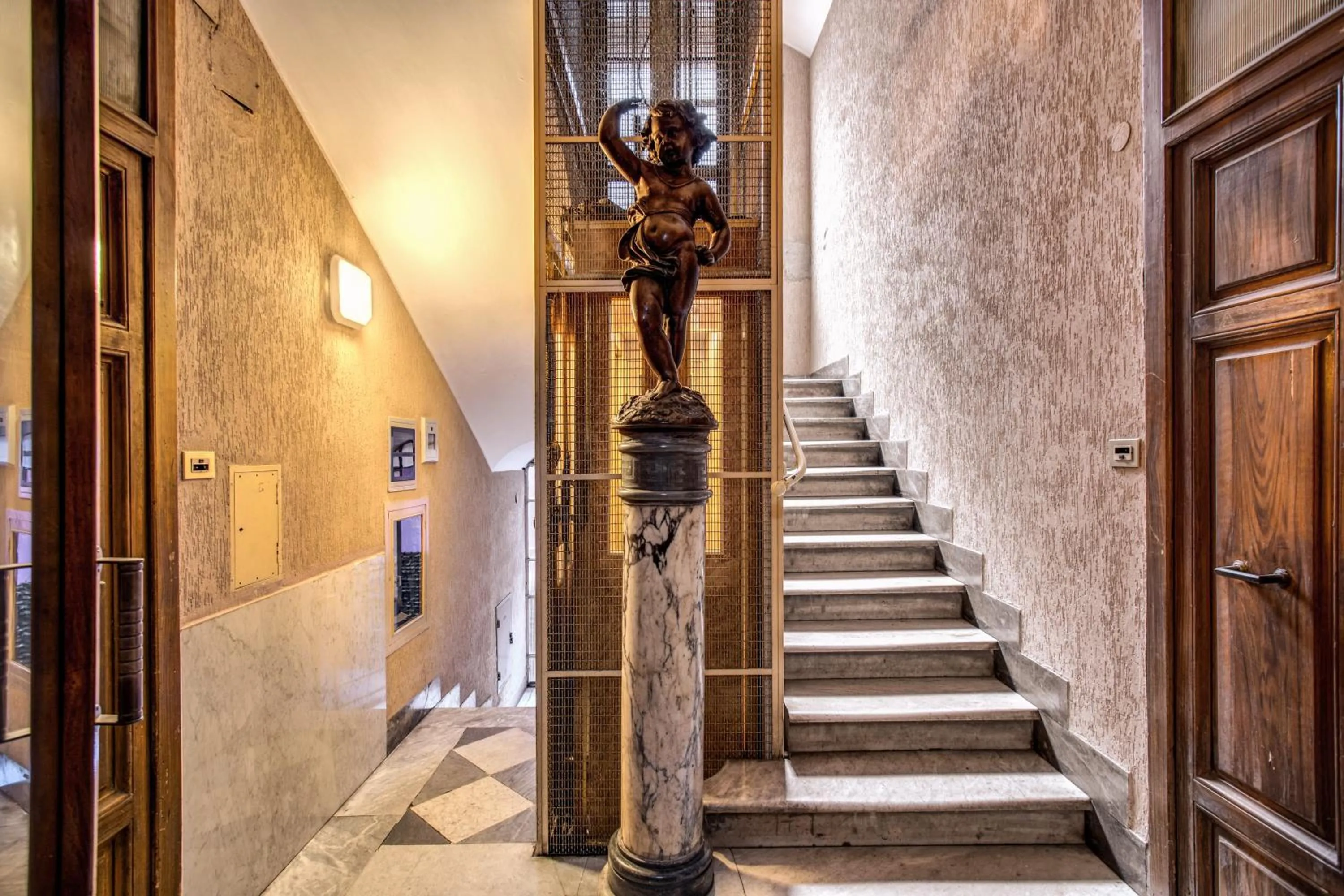 Facade/entrance in Beautiful Home