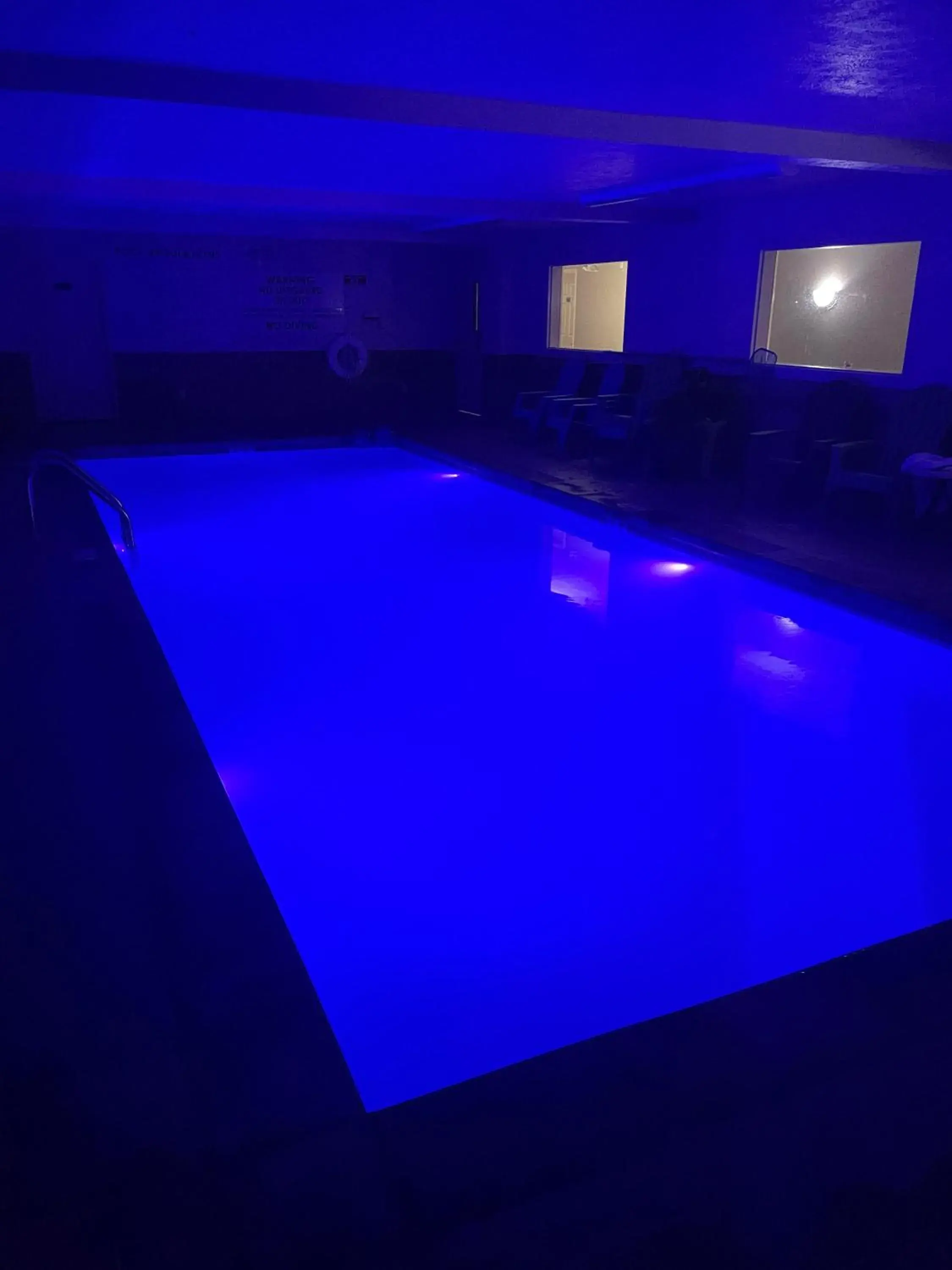 Pool view in Victorian Inn Pool view in Victorian Inn