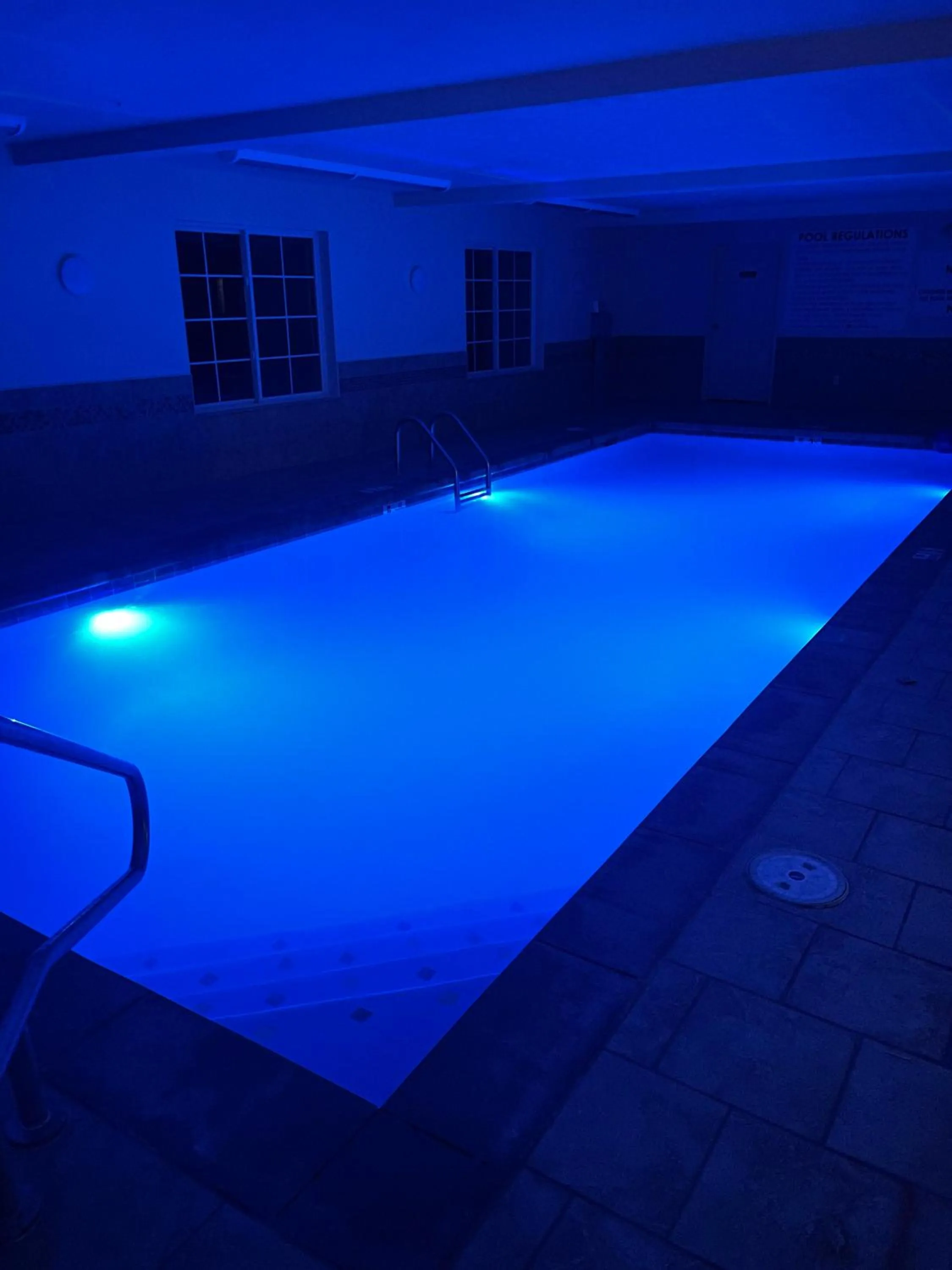 Pool view in Victorian Inn