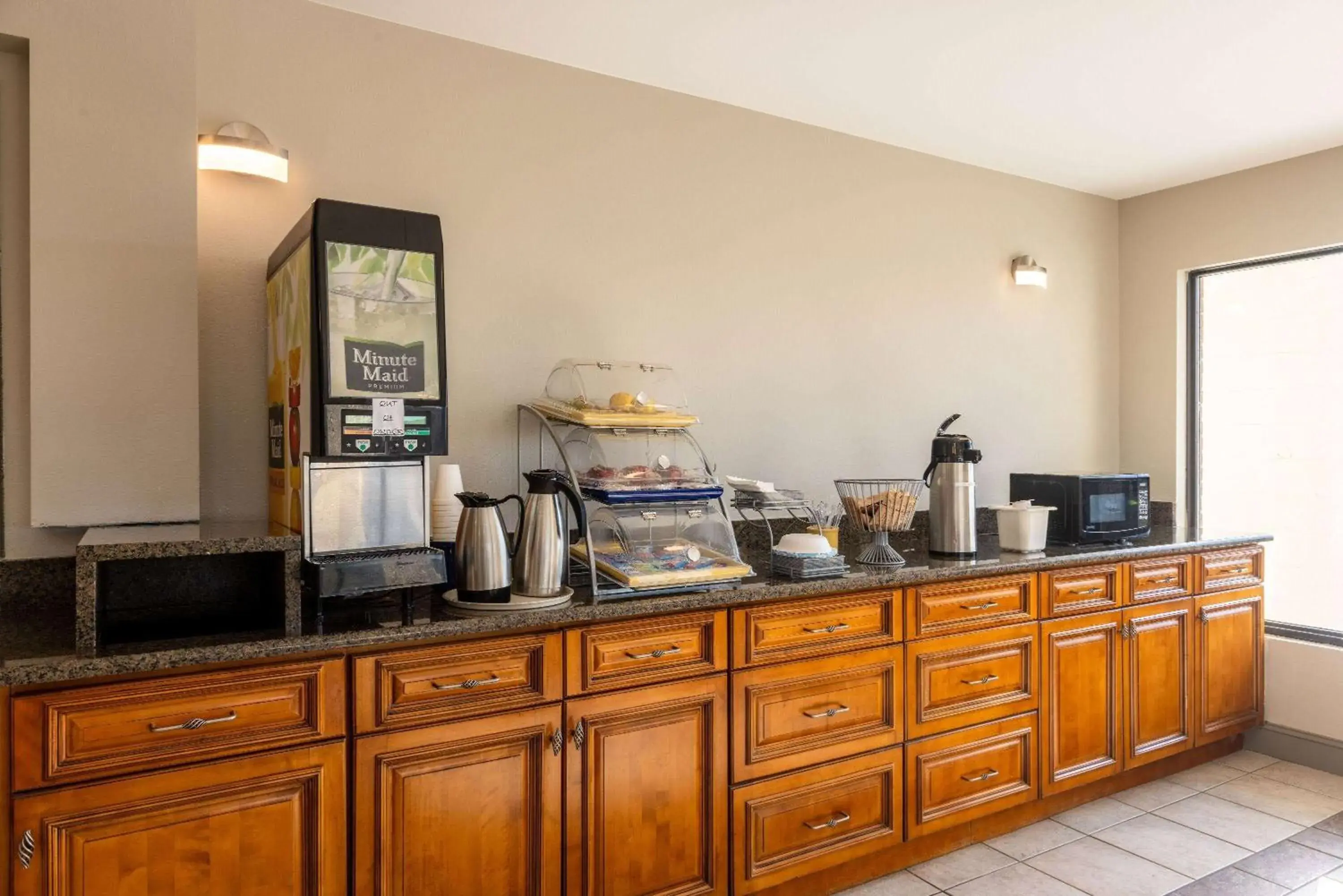 Breakfast in Days Inn by Wyndham Mooresville Lake Norman Breakfast in Days Inn by Wyndham Mooresville Lake Norman