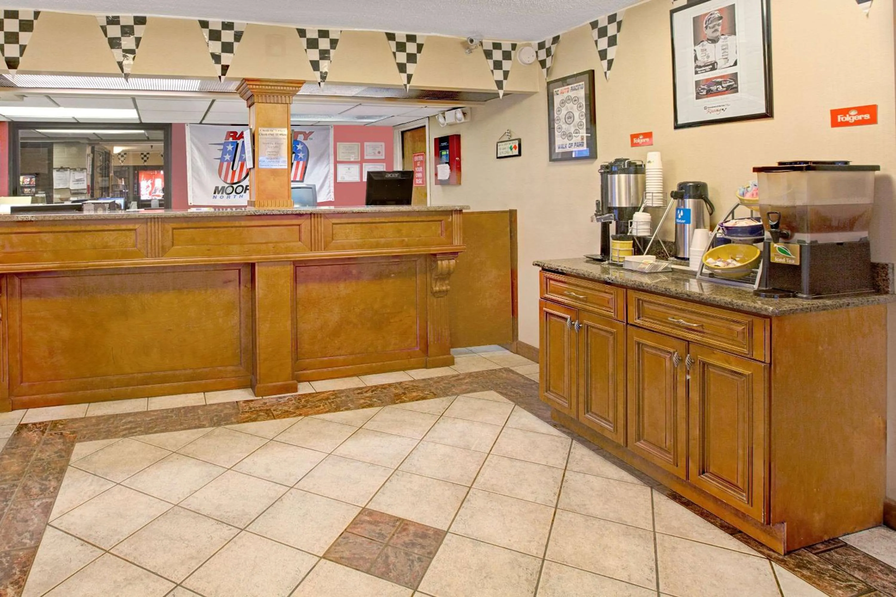 Lobby or reception in Days Inn by Wyndham Mooresville Lake Norman