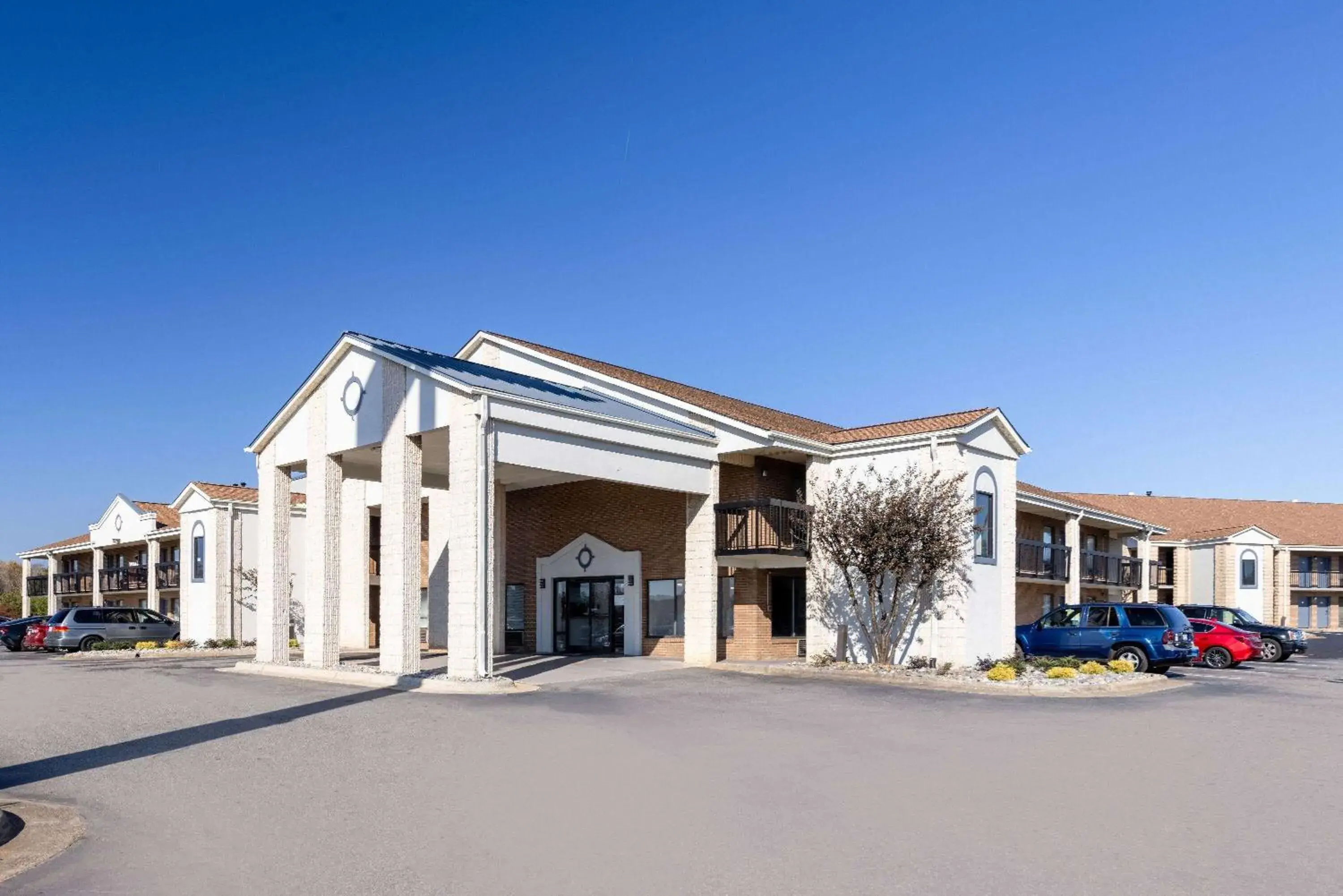 Property building in Days Inn by Wyndham Mooresville Lake Norman Property building in Days Inn by Wyndham Mooresville Lake Norman