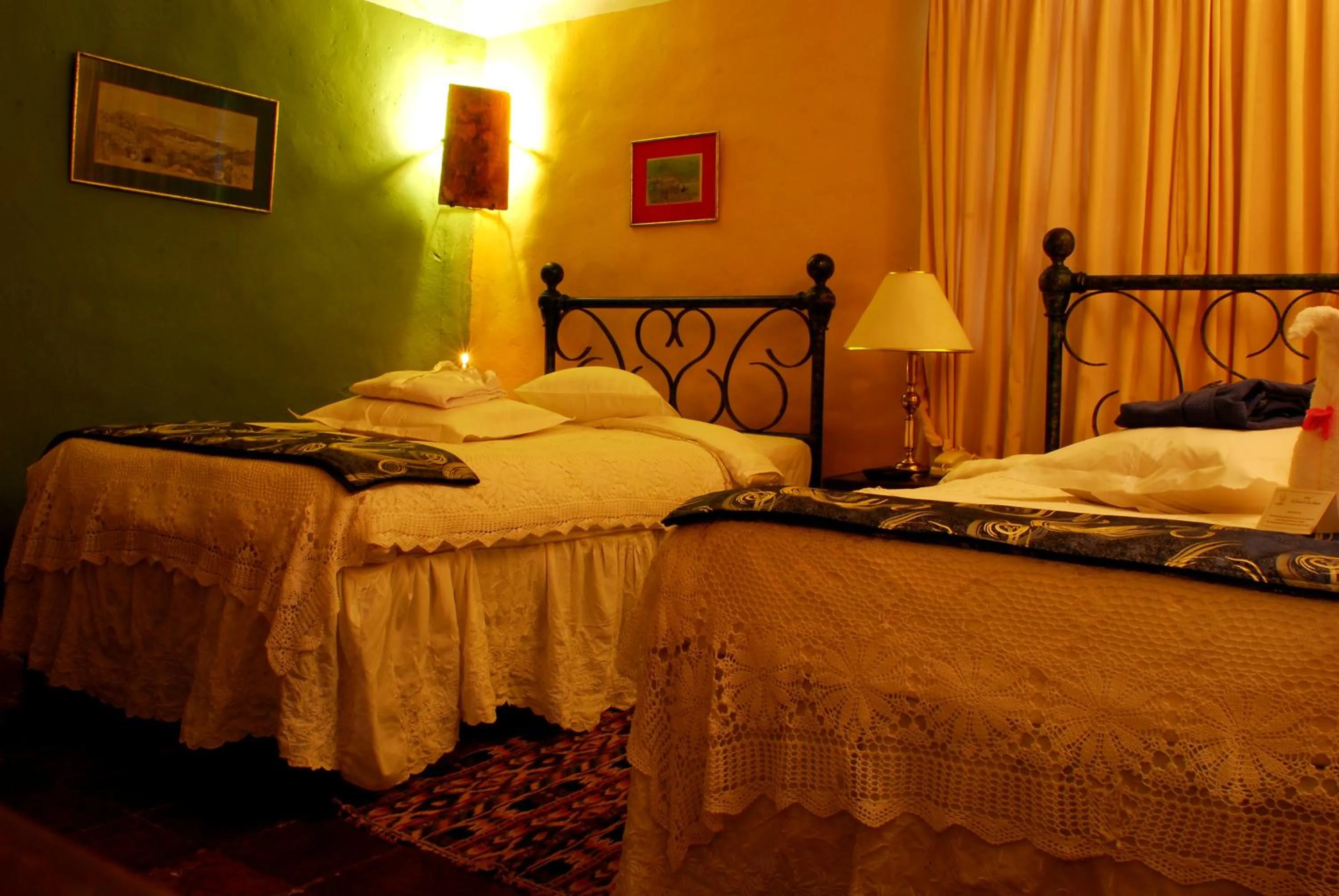 Photo of the whole room, Bed in Hotel La Posada de San Antonio