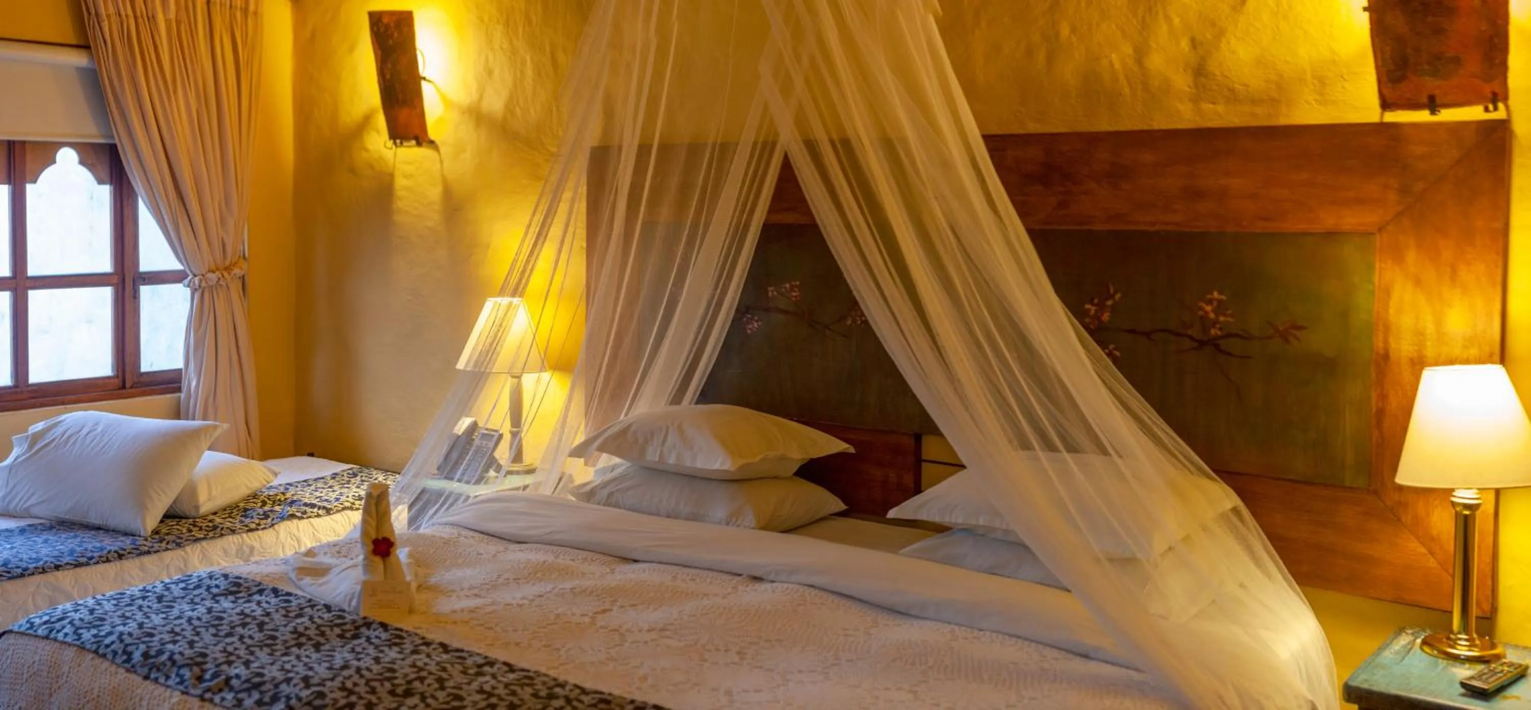 room service, Bed in Hotel La Posada de San Antonio