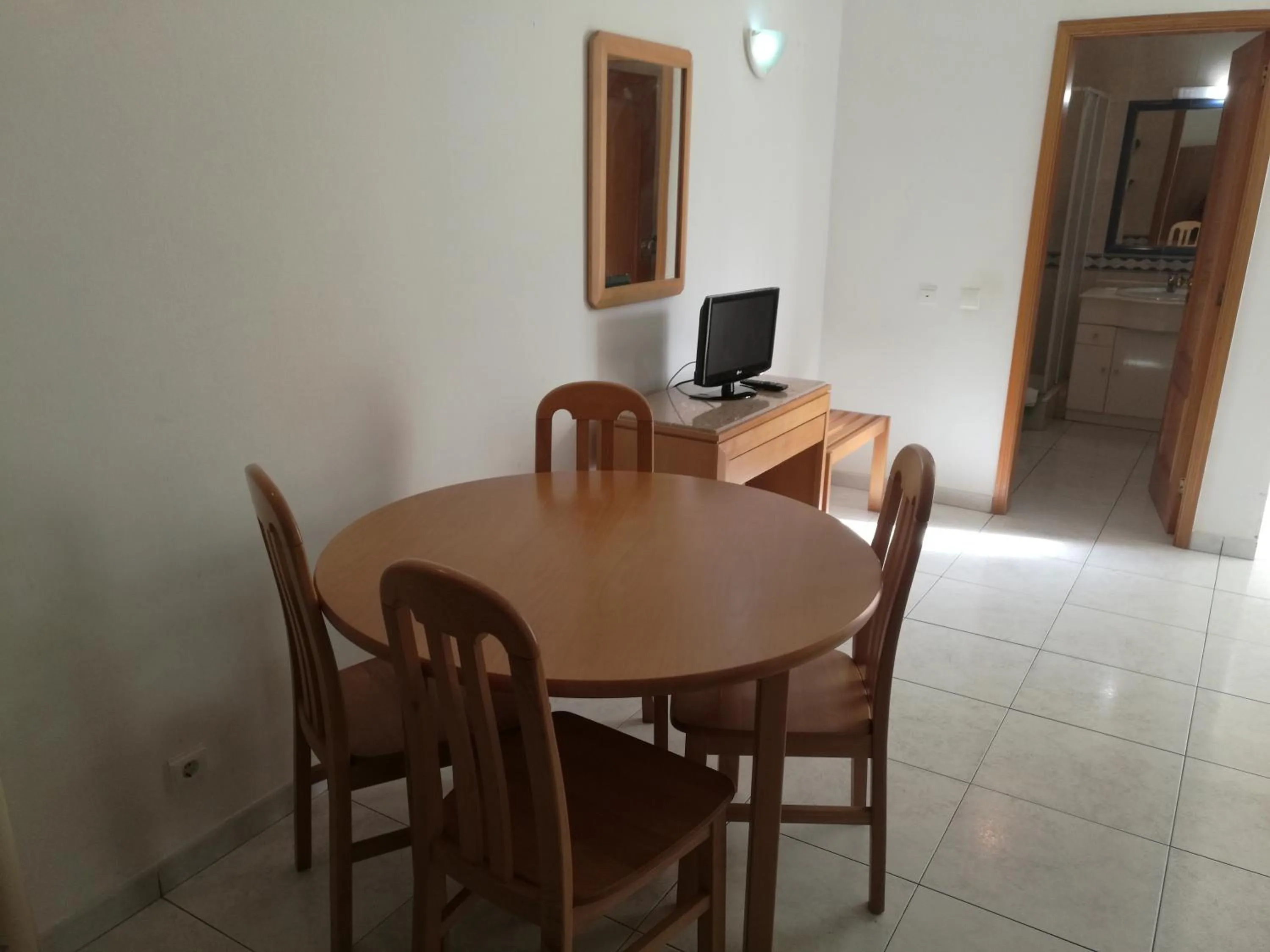 Dining area in Plaza Real by Atlantichotels