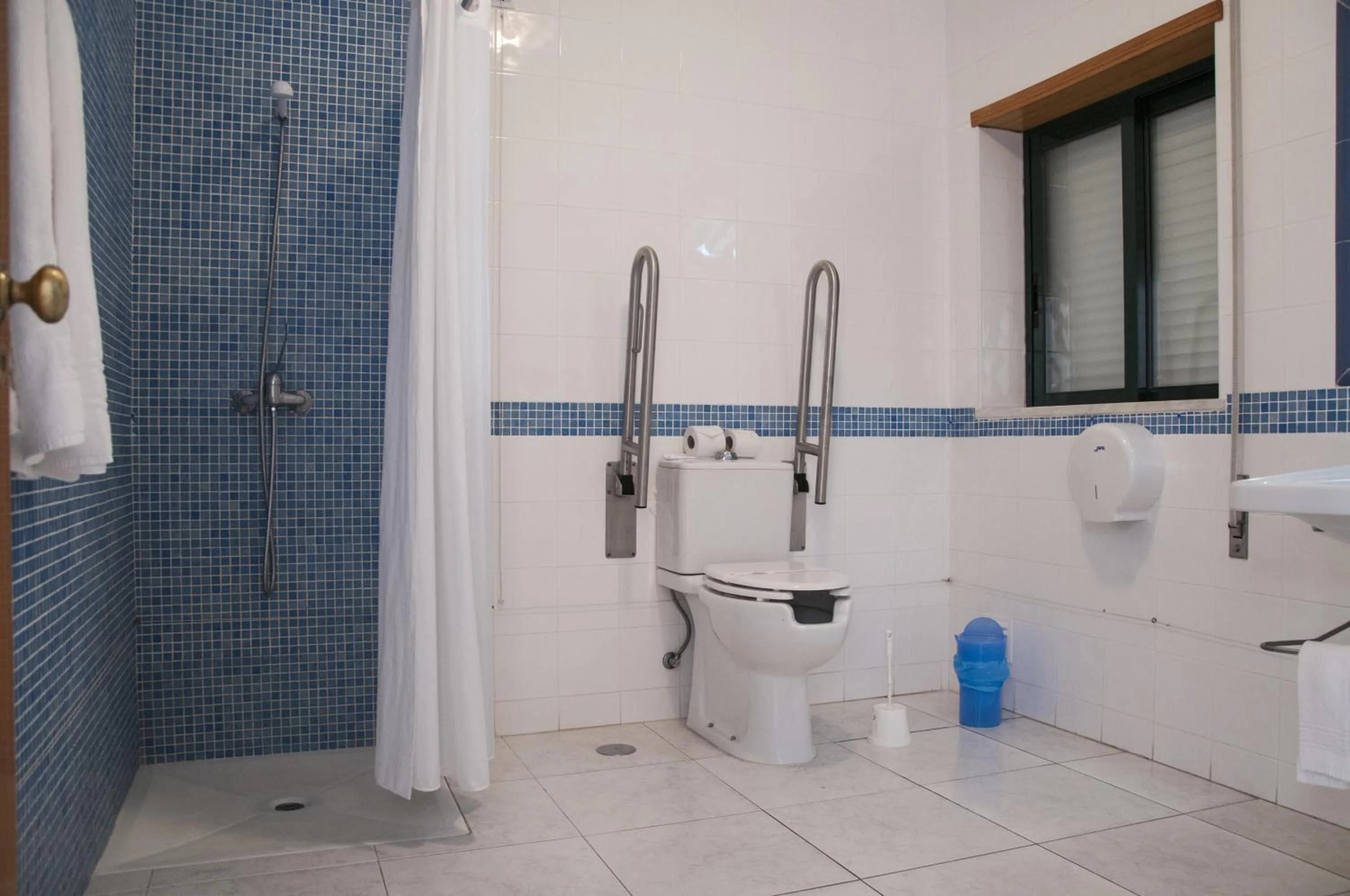 Toilet in Plaza Real by Atlantichotels