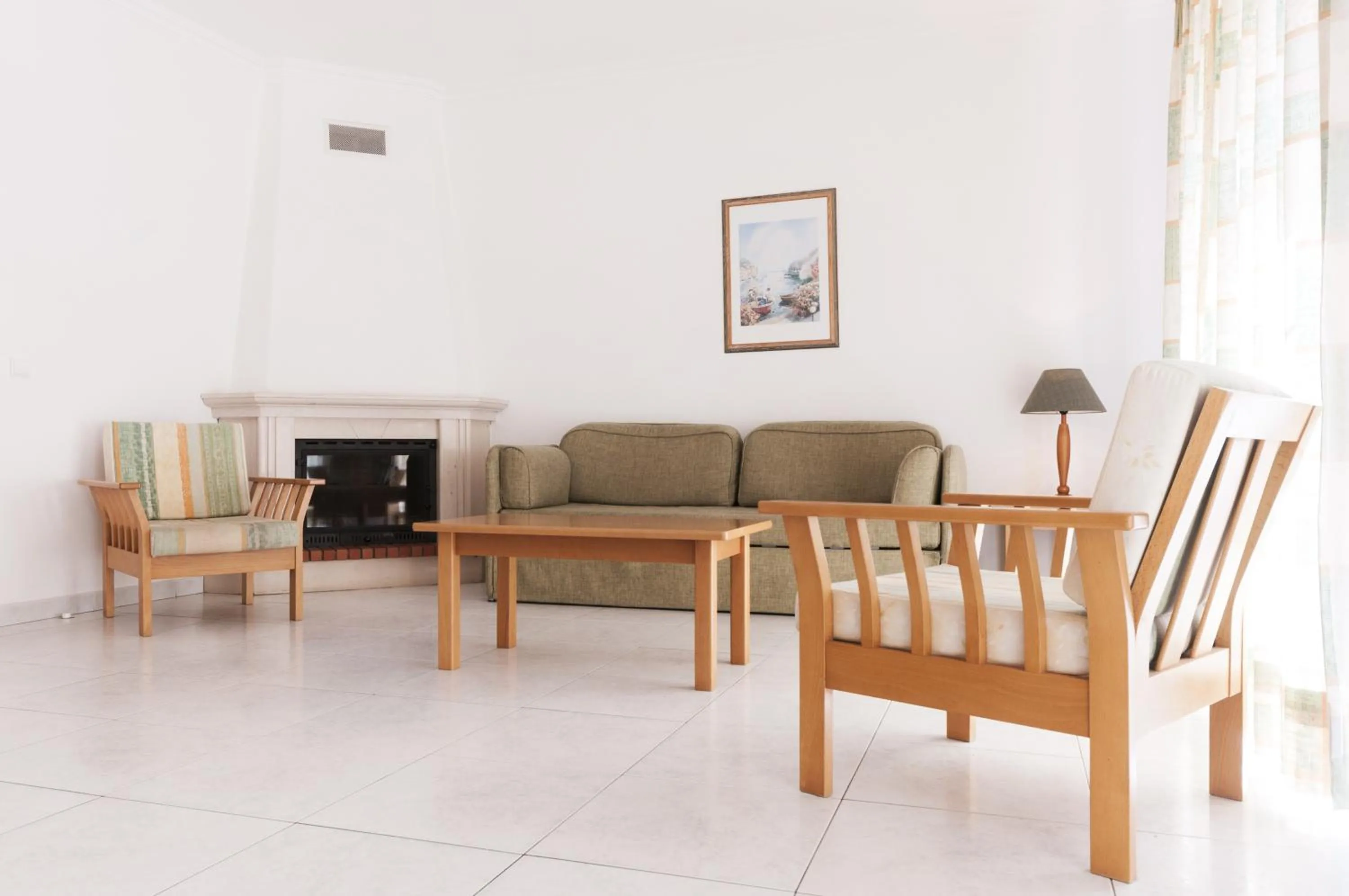 Living room in Plaza Real by Atlantichotels