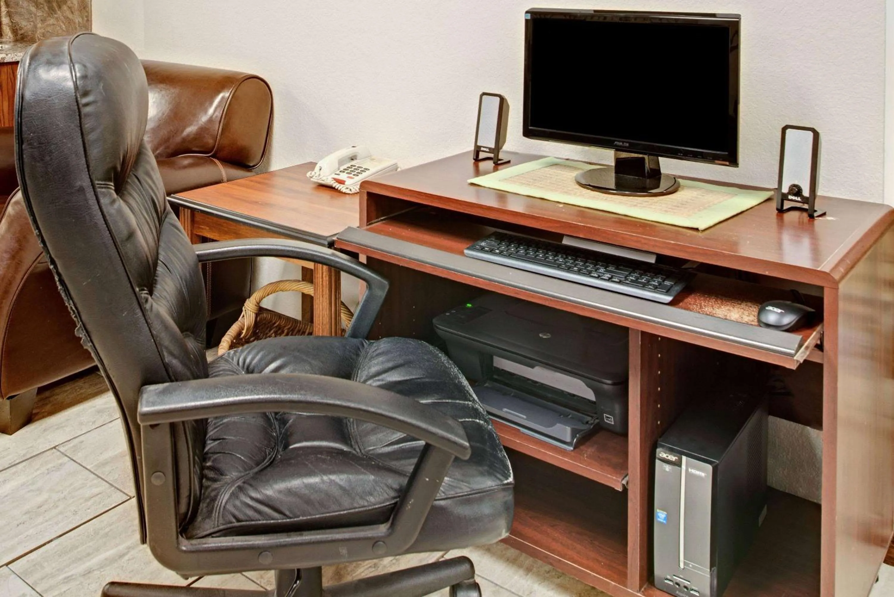 Business facilities in Super 8 by Wyndham Omaha Eppley Airport/Carter Lake