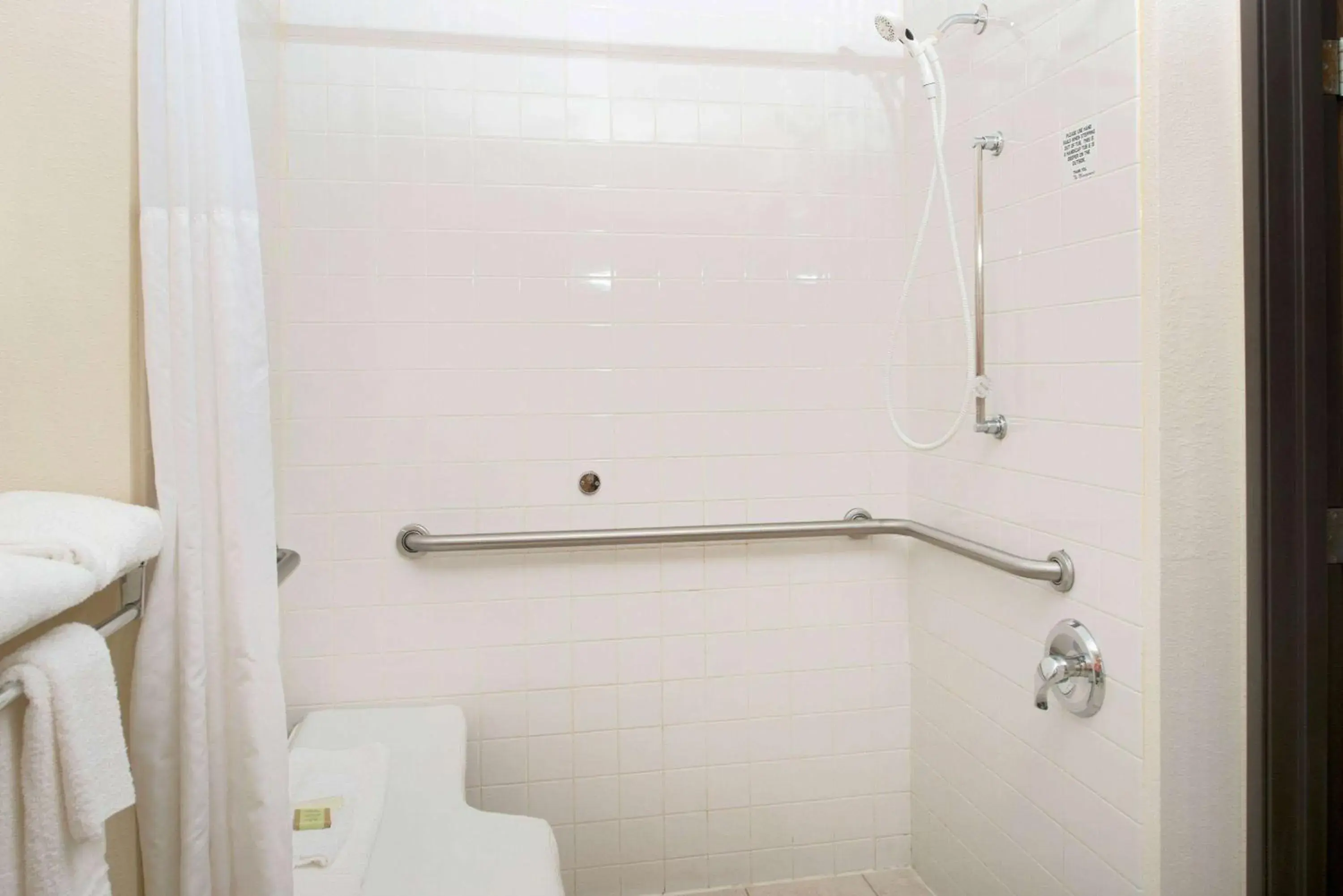 Photo of the whole room in Super 8 by Wyndham Omaha Eppley Airport/Carter Lake Photo of the whole room in Super 8 by Wyndham Omaha Eppley Airport/Carter Lake