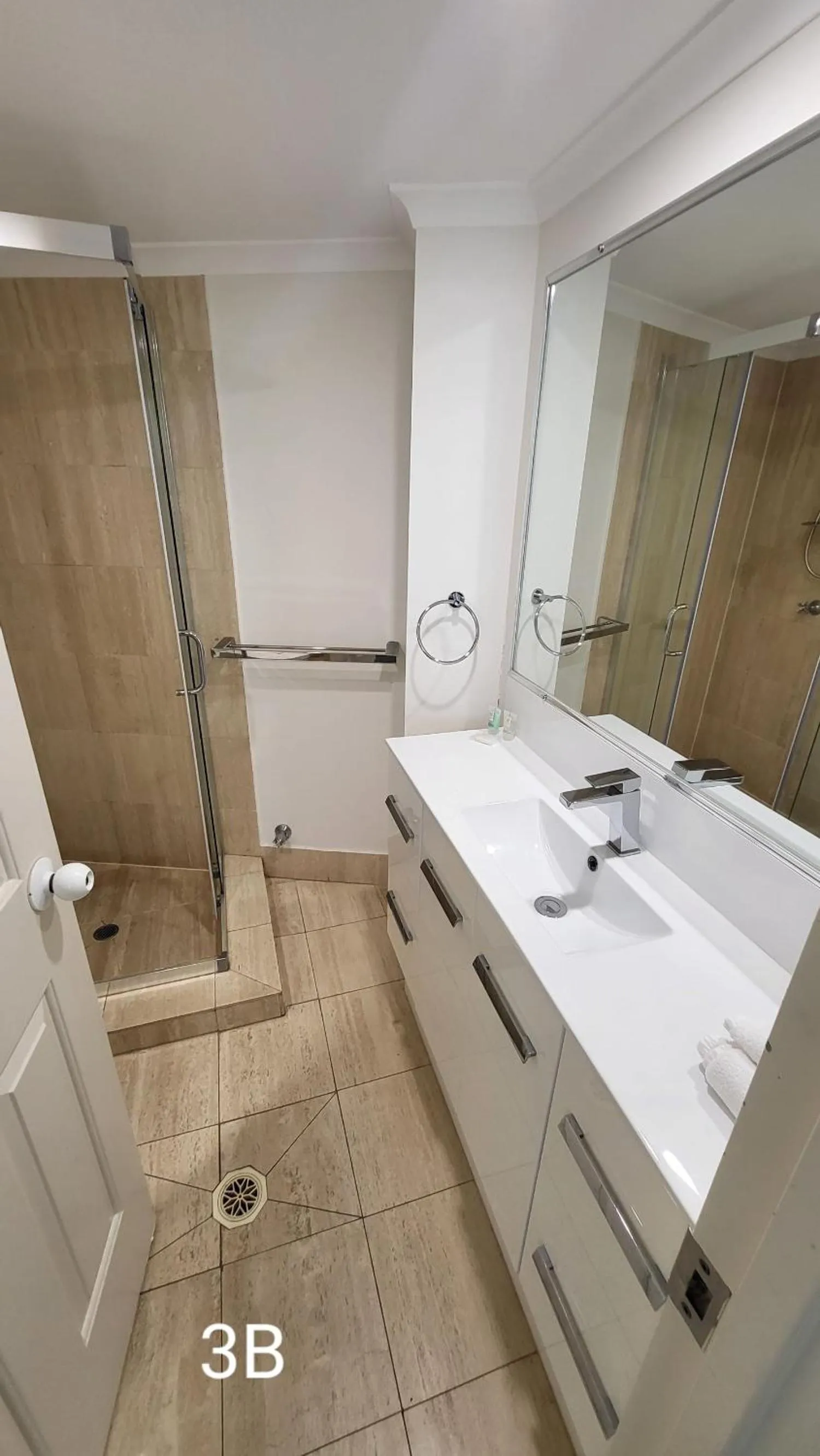 Bathroom in 19th Avenue on the Beach