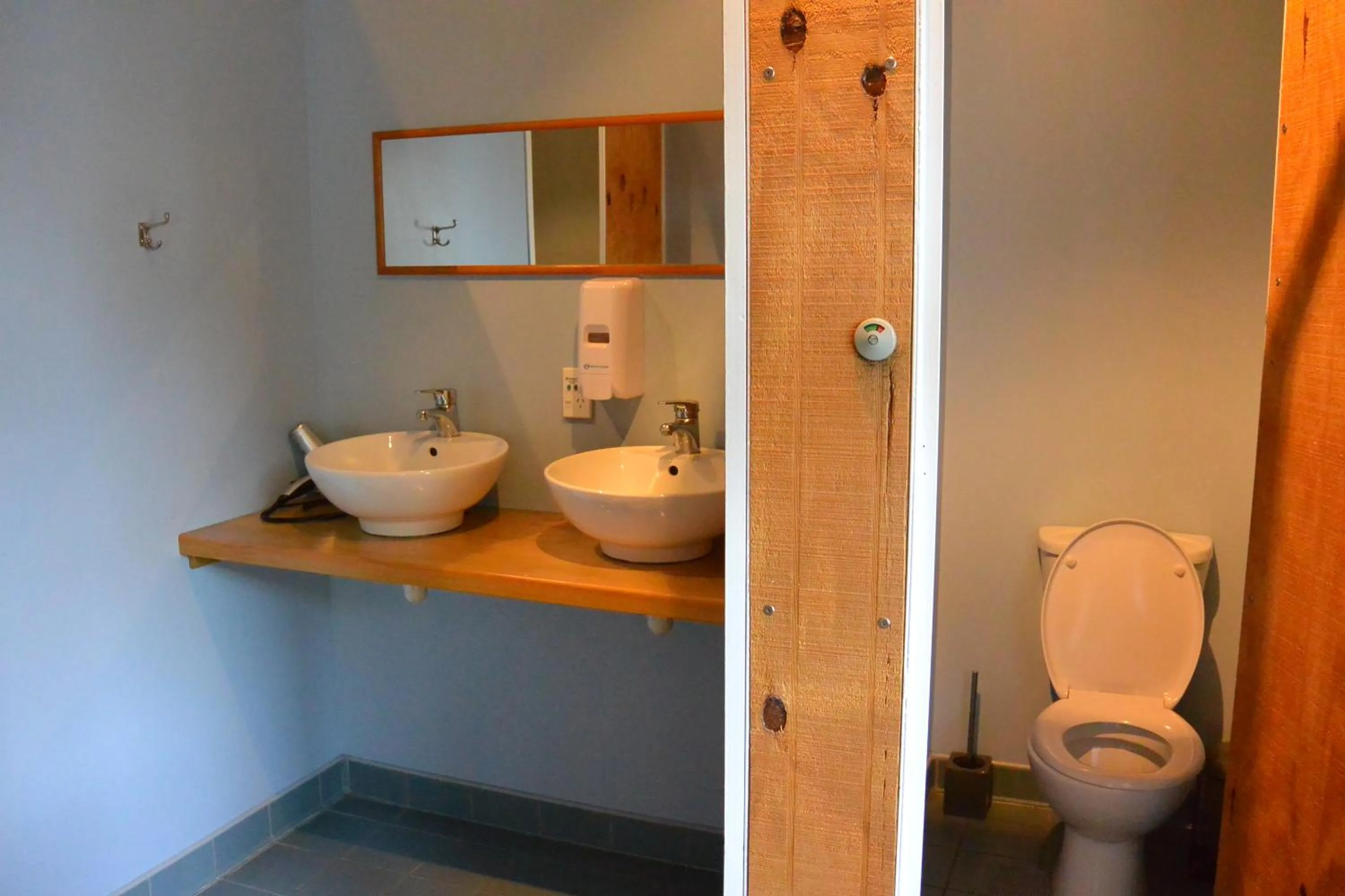 Toilet in Blue Moon Lodge