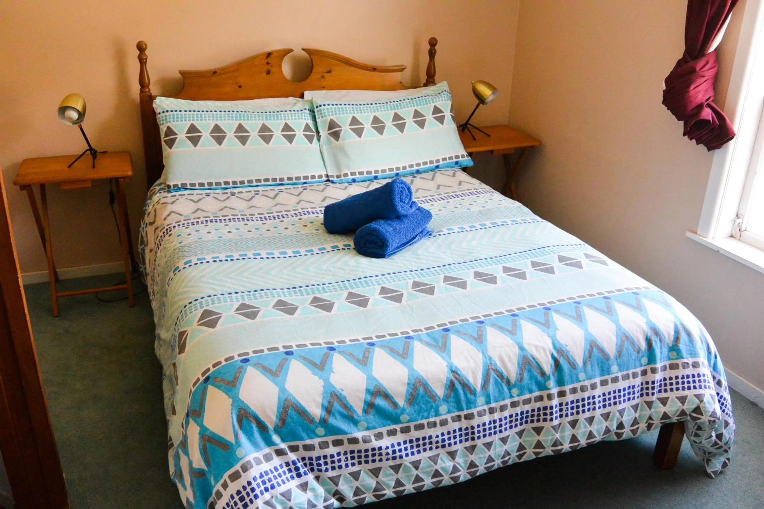 Bedroom, Bed in Blue Moon Lodge