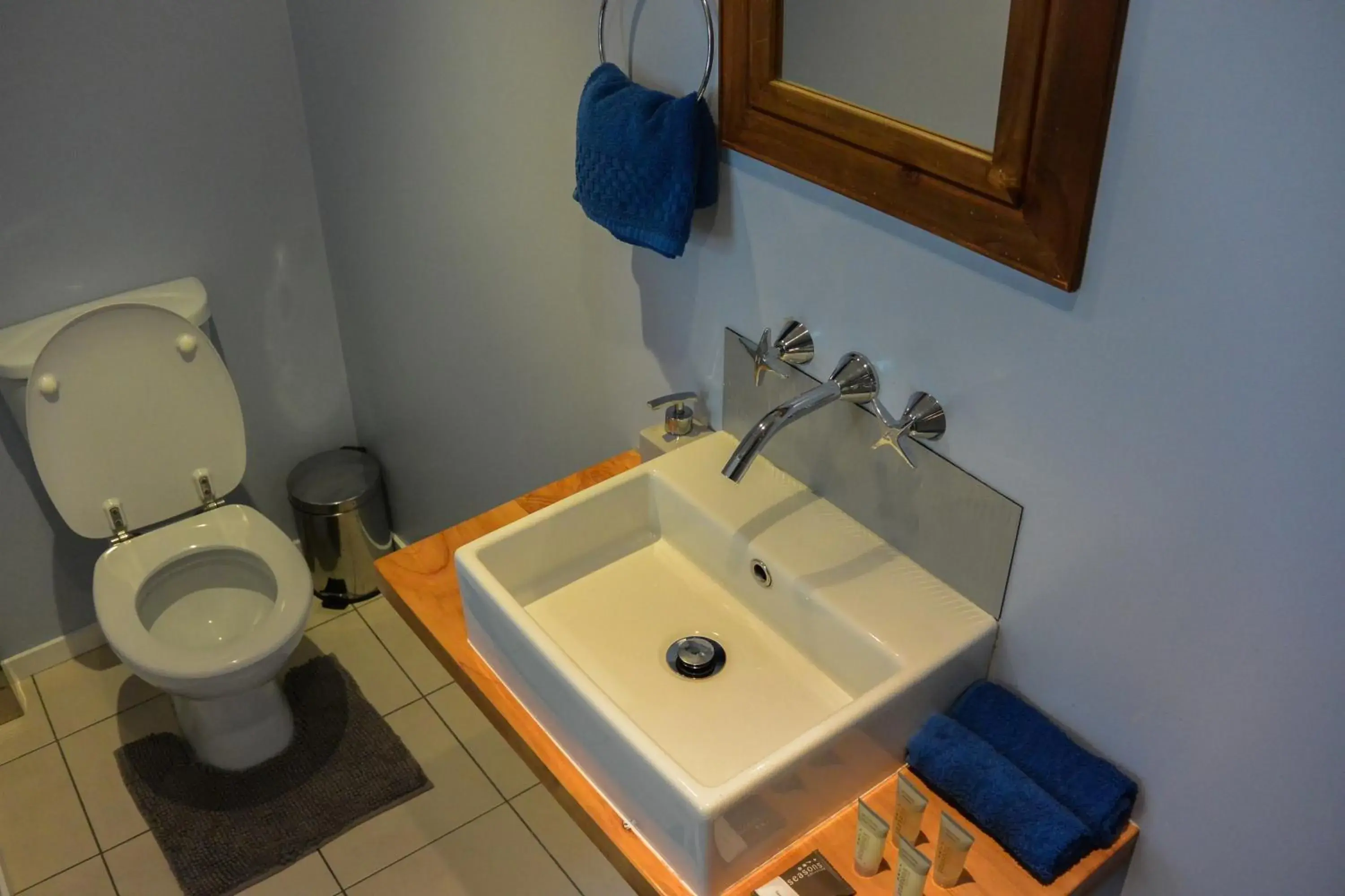 Double Room with Private Bathroom in Blue Moon Lodge Double Room with Private Bathroom in Blue Moon Lodge